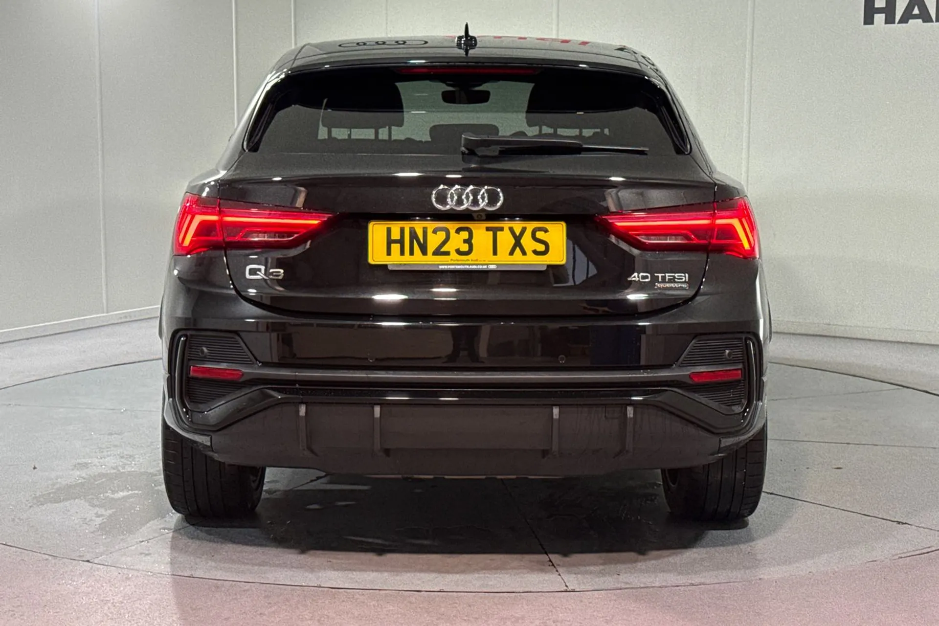 Audi Q3 thumbnail image number 7