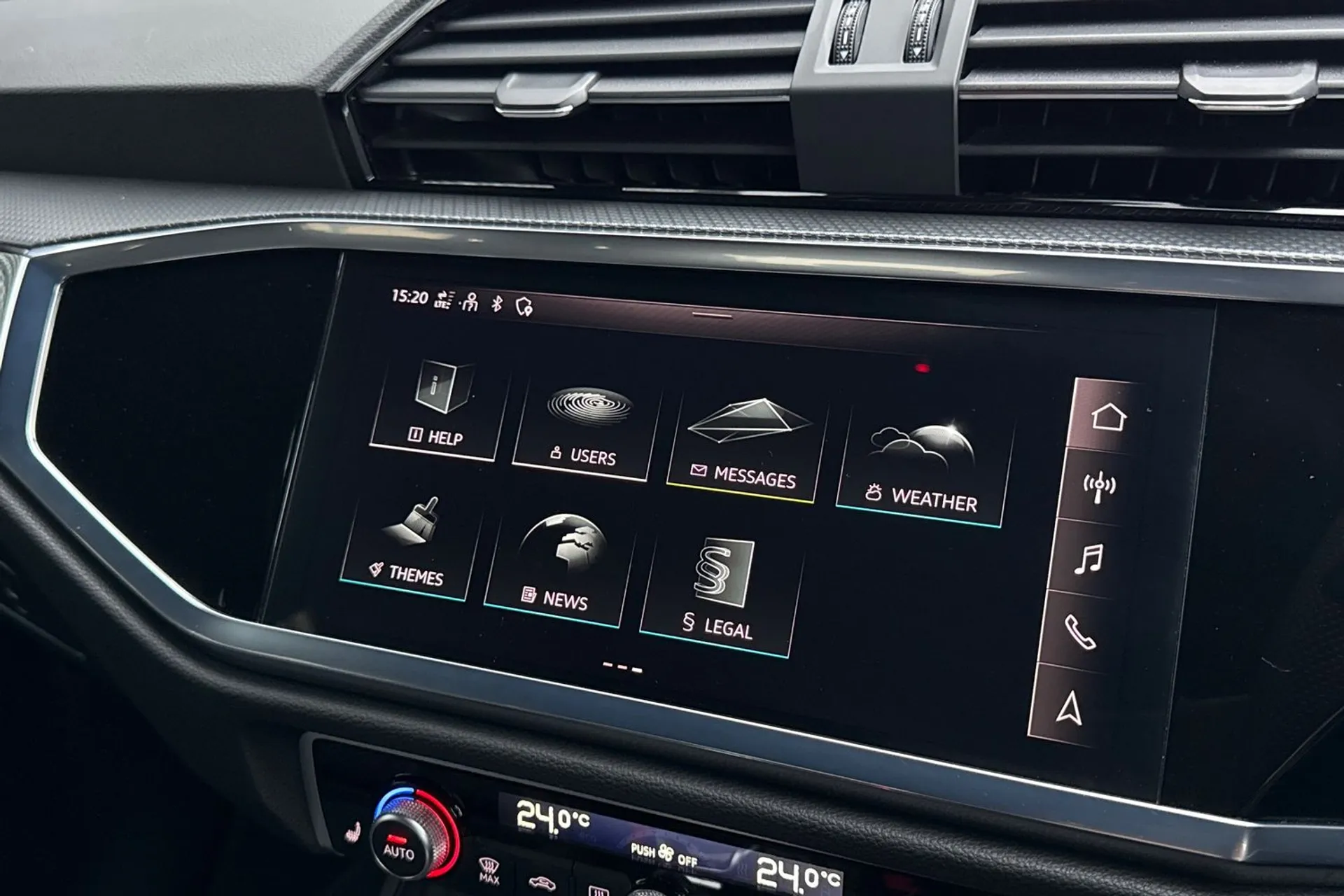 Audi Q3 thumbnail image number 30