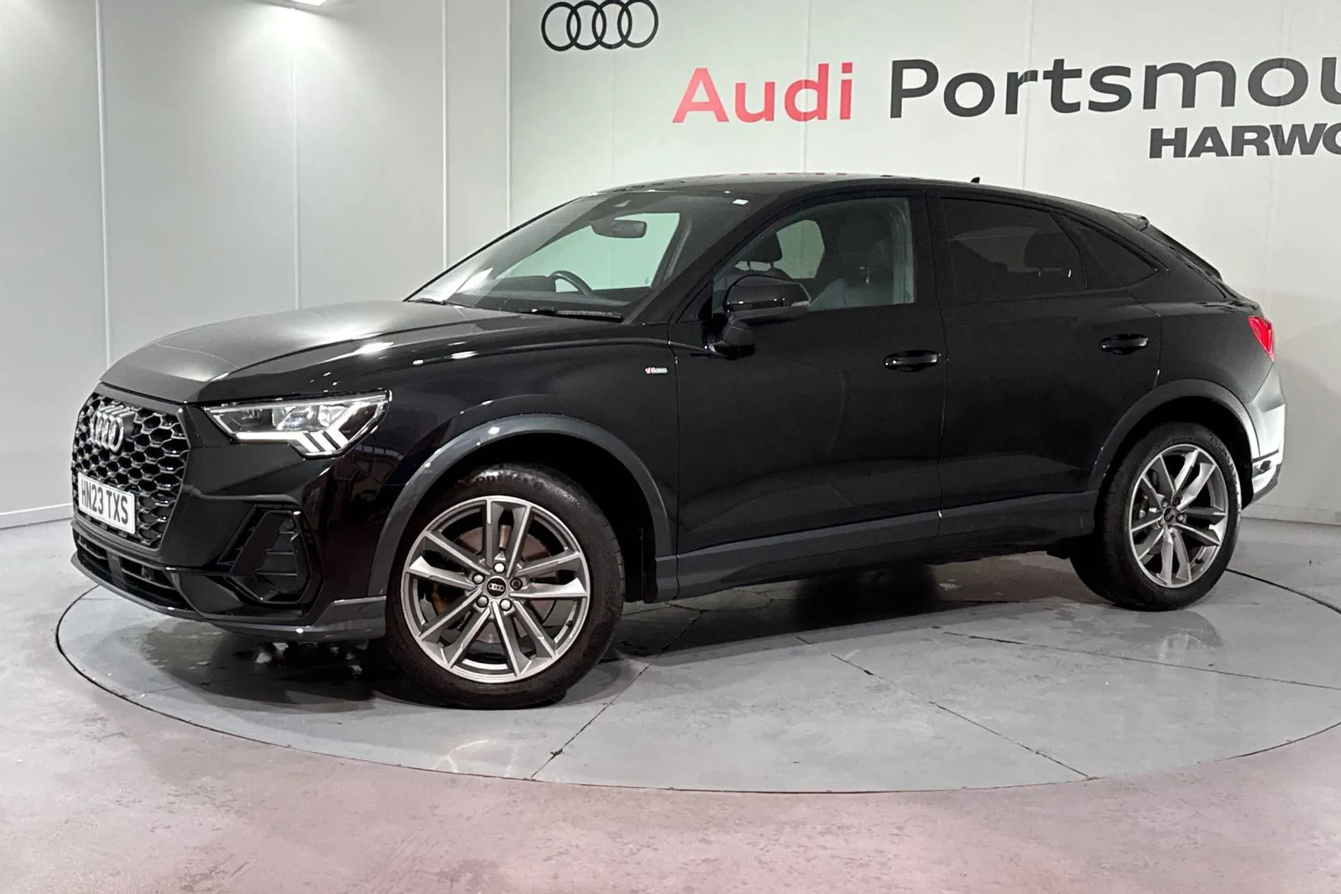 Audi Q3 thumbnail image number 5