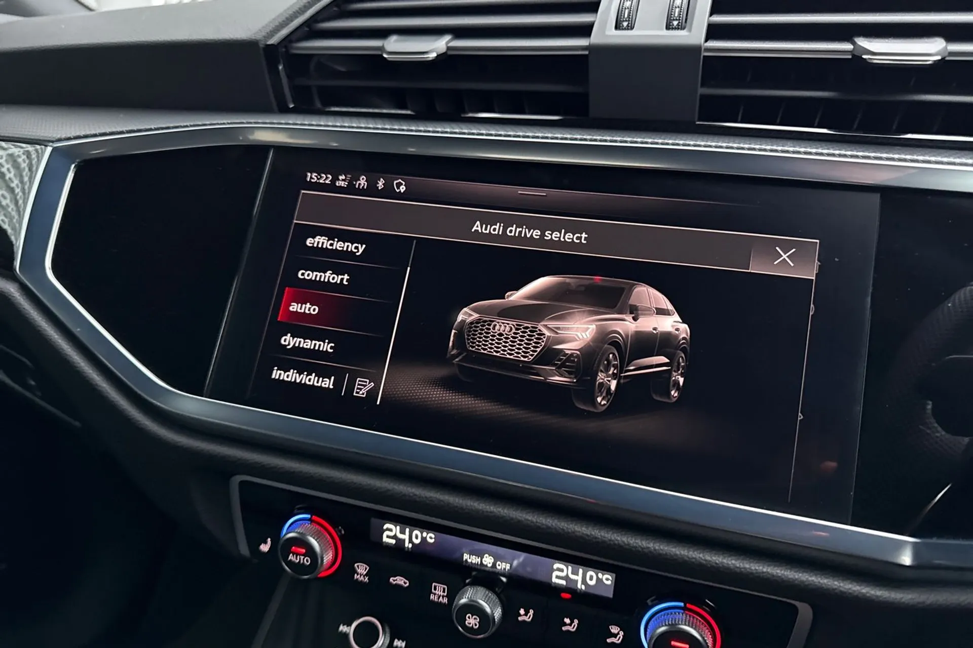 Audi Q3 thumbnail image number 39