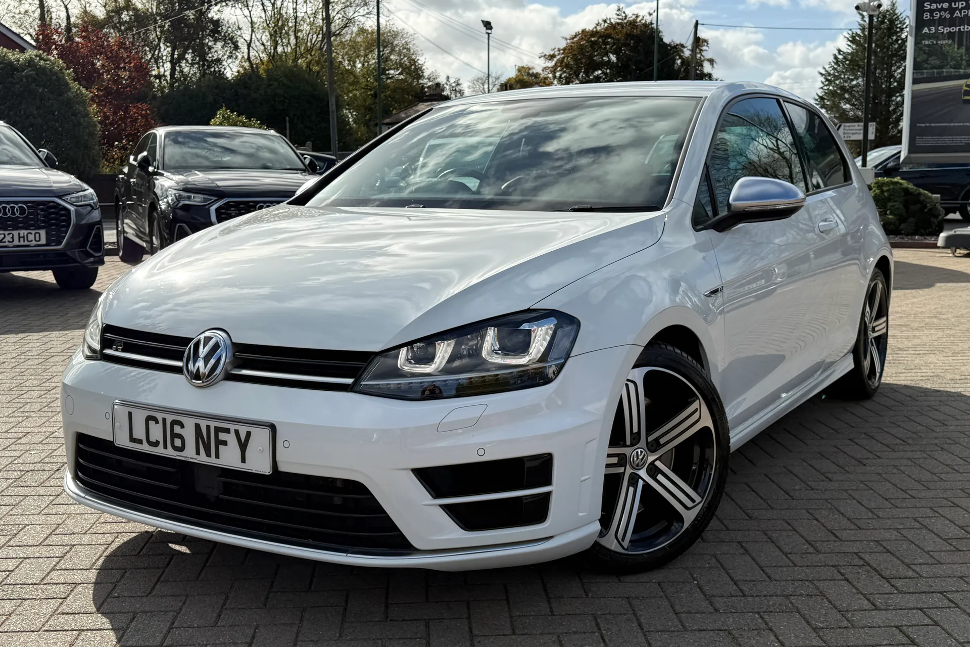 VOLKSWAGEN GOLF thumbnail image number 19