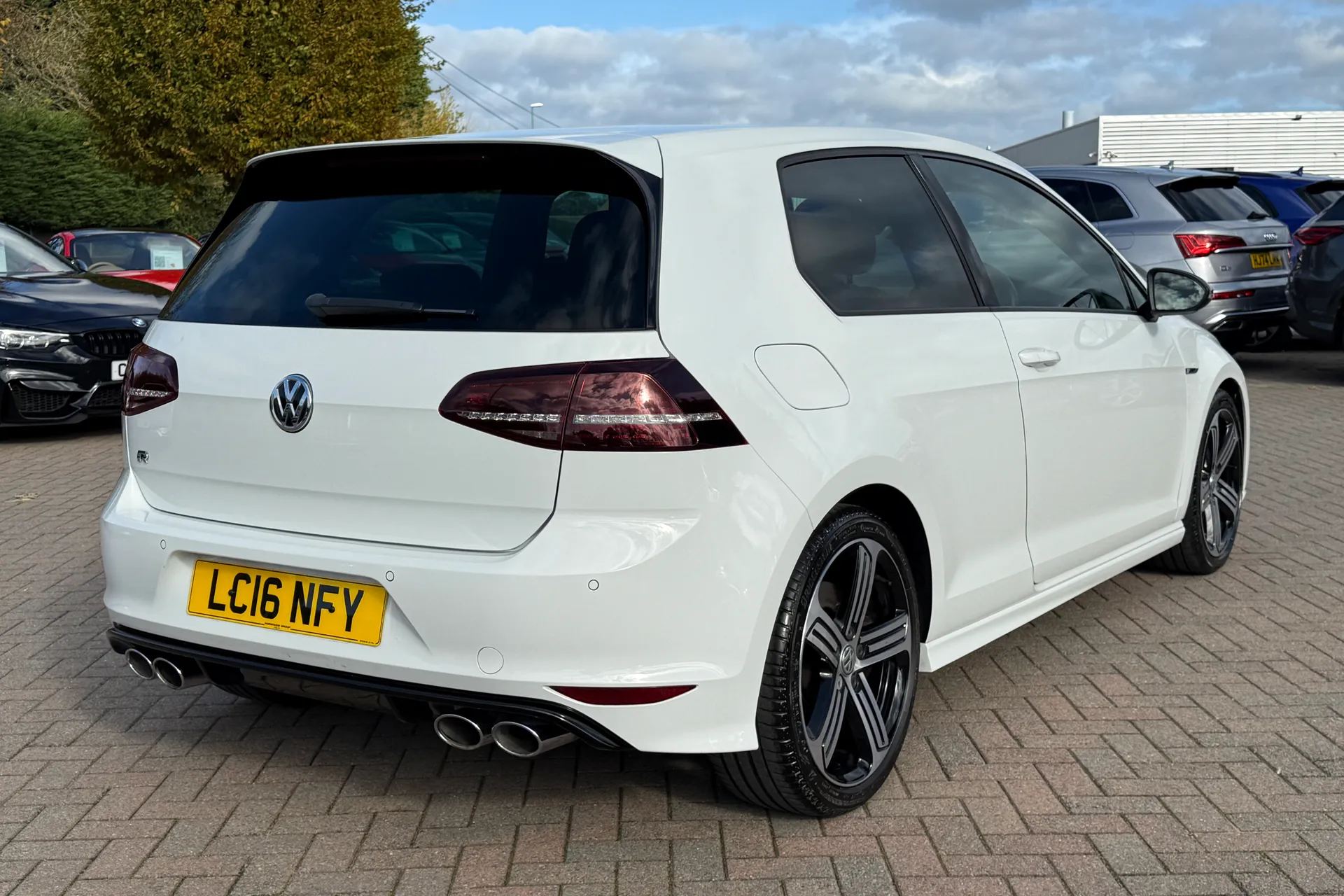 VOLKSWAGEN GOLF thumbnail image number 24