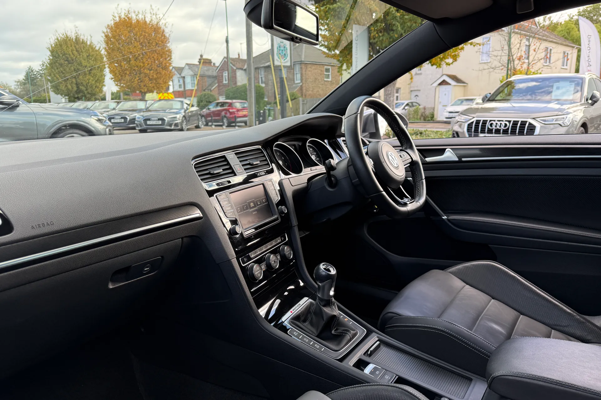 VOLKSWAGEN GOLF thumbnail image number 22