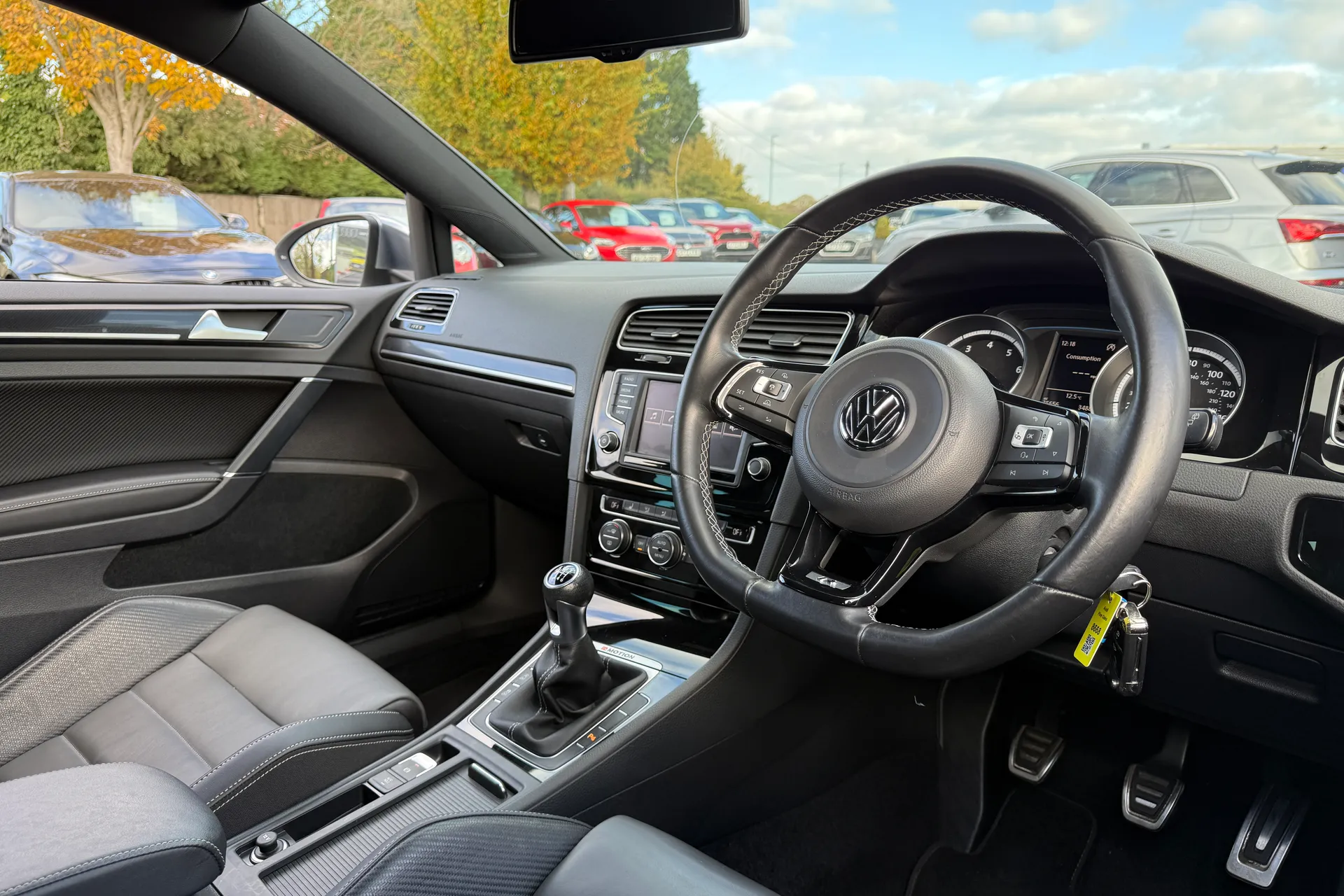 VOLKSWAGEN GOLF thumbnail image number 21