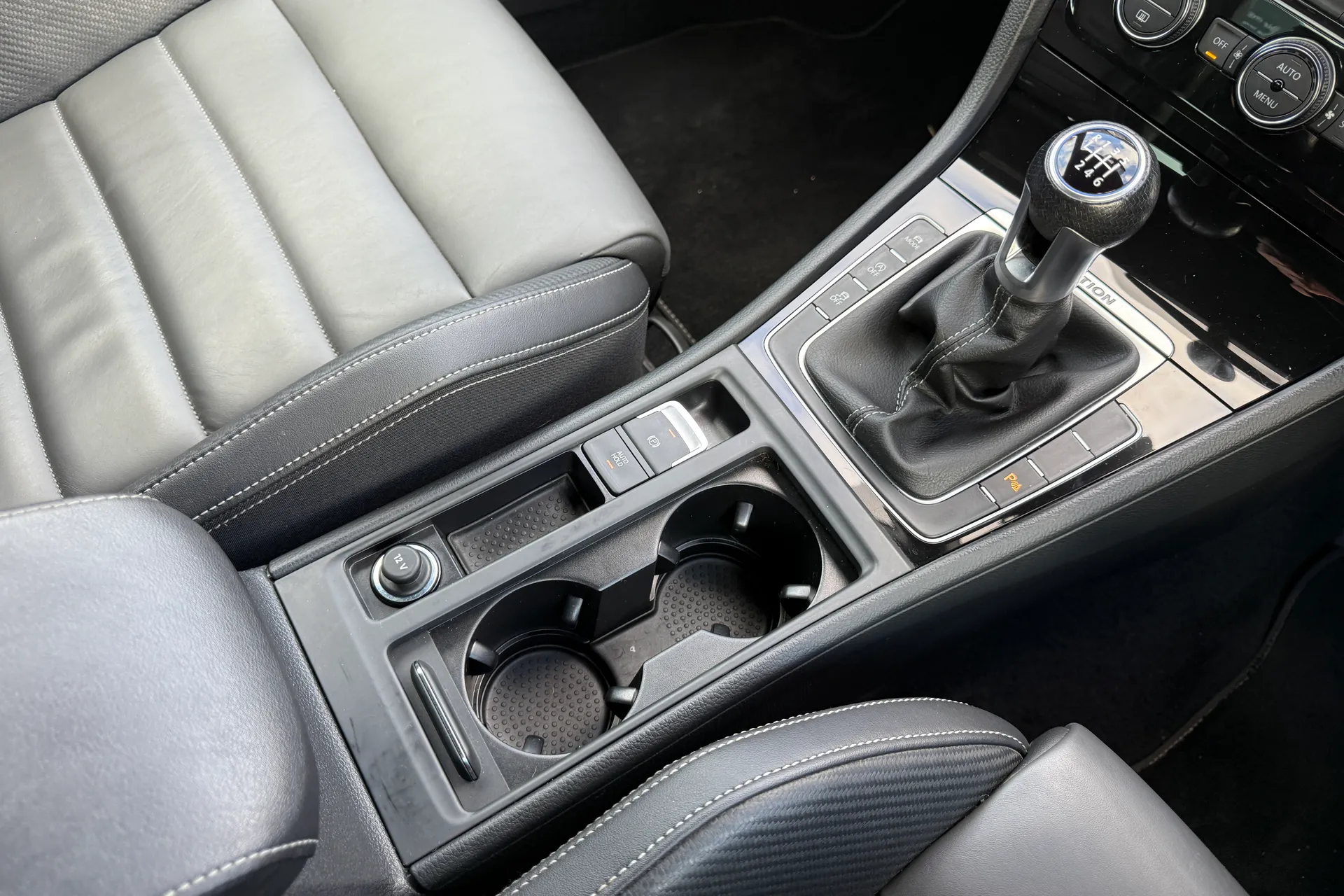 VOLKSWAGEN GOLF thumbnail image number 32