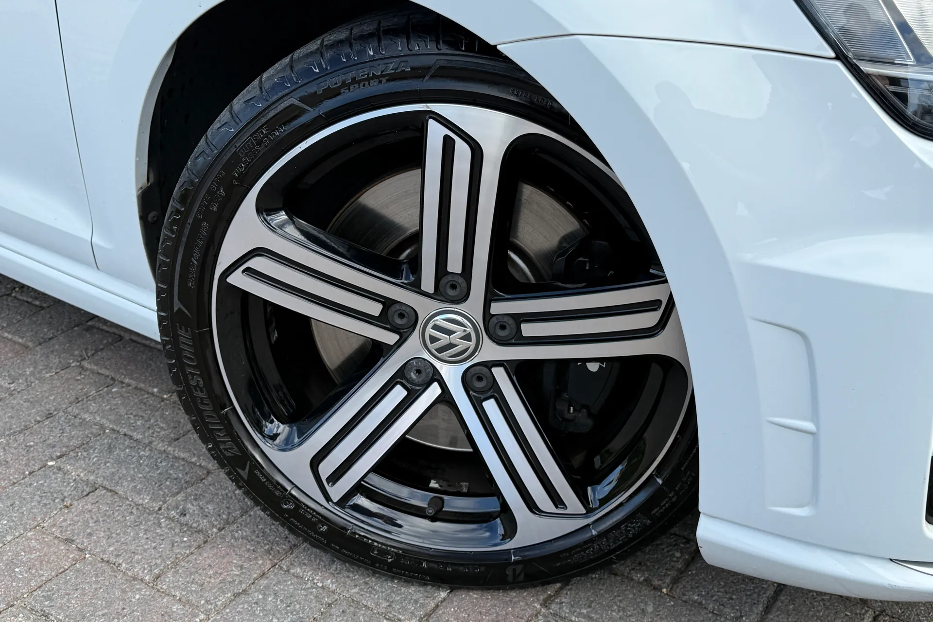 VOLKSWAGEN GOLF thumbnail image number 7