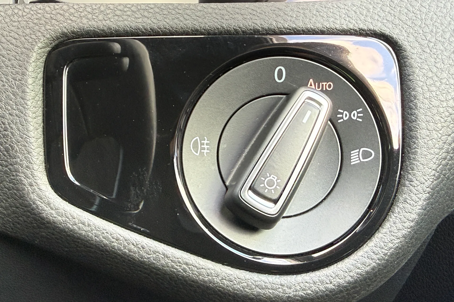 VOLKSWAGEN GOLF thumbnail image number 16