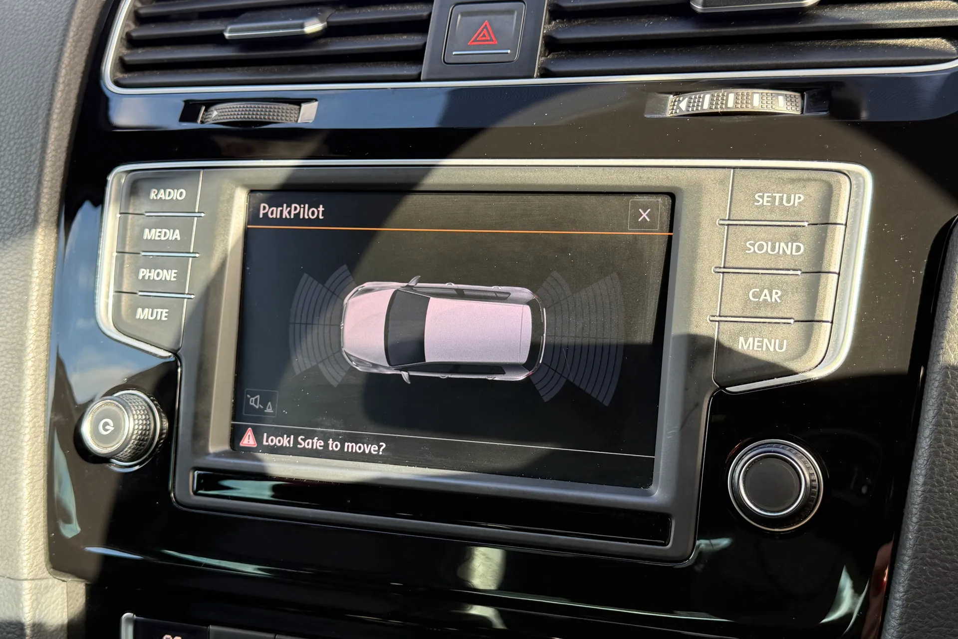 VOLKSWAGEN GOLF thumbnail image number 4