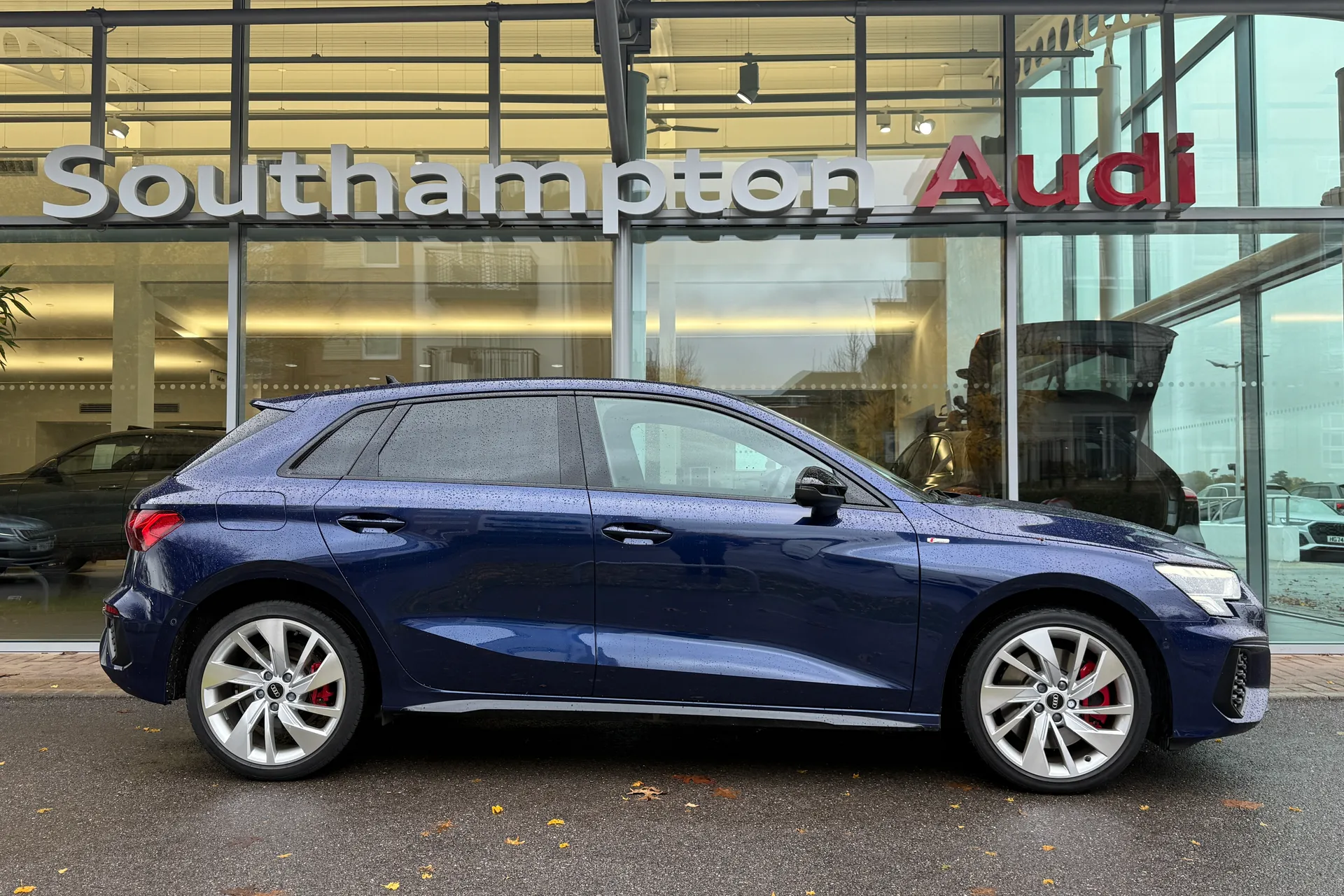 Audi A3 thumbnail image number 2