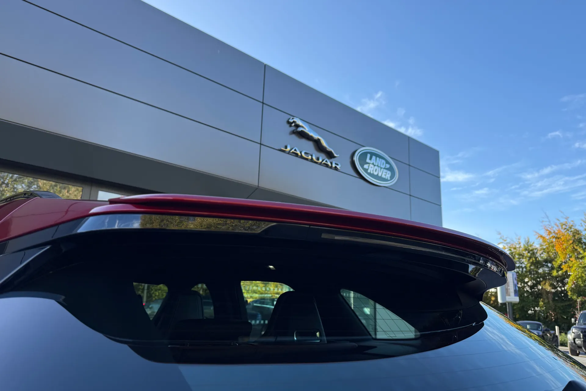 Jaguar F-PACE thumbnail image number 31