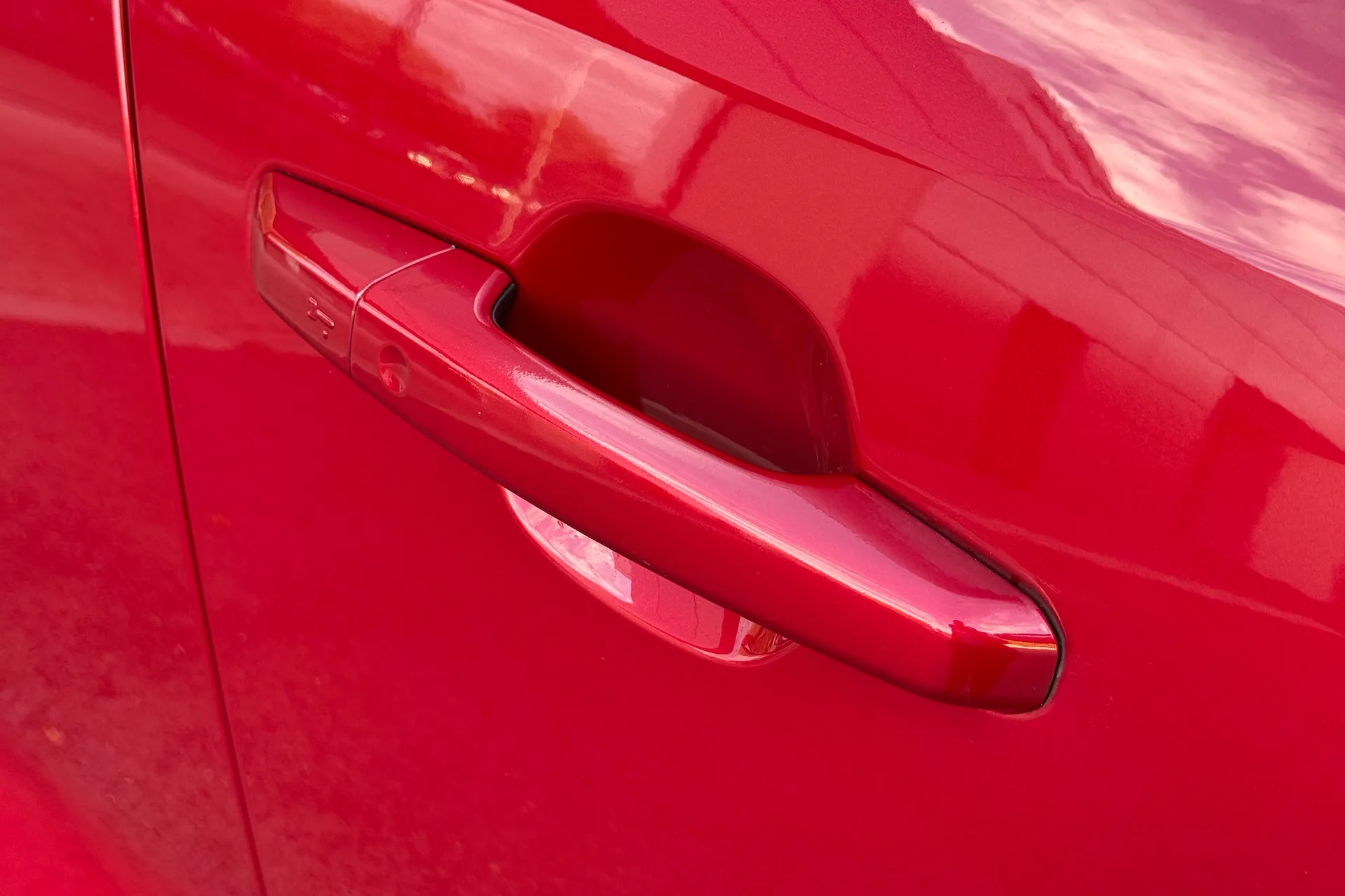 Jaguar F-PACE thumbnail image number 34