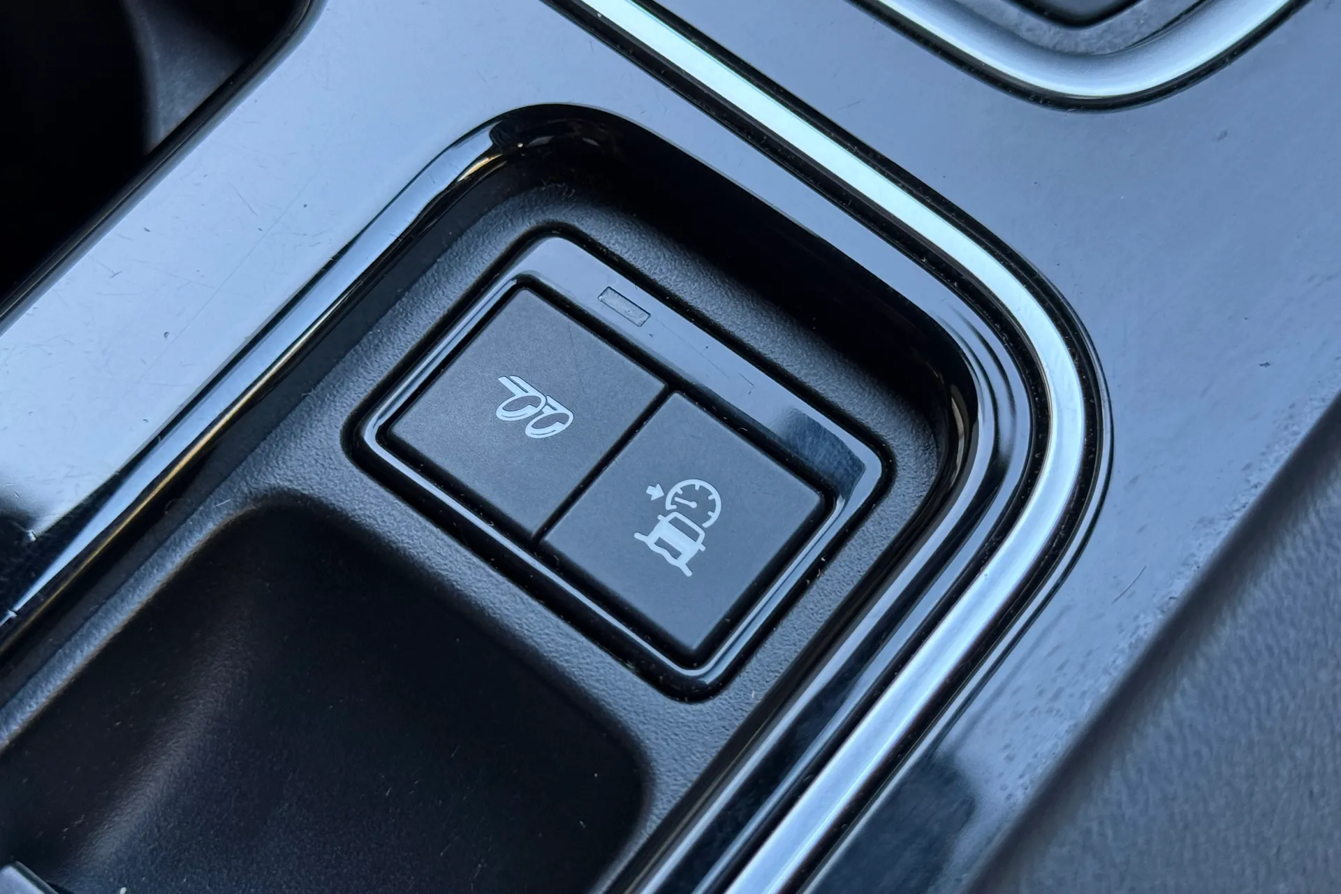 Jaguar F-PACE thumbnail image number 21