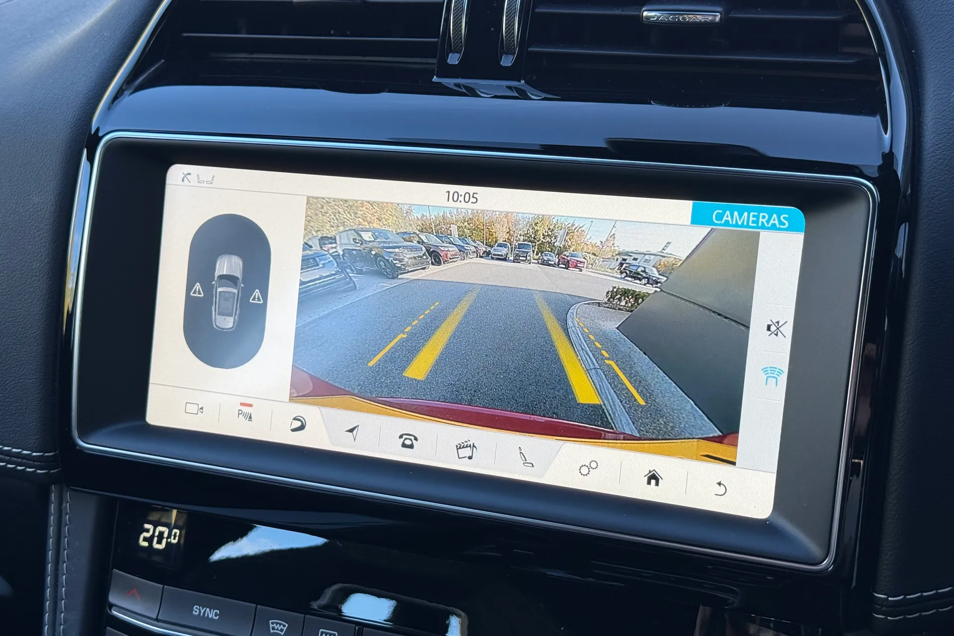 Jaguar F-PACE thumbnail image number 5