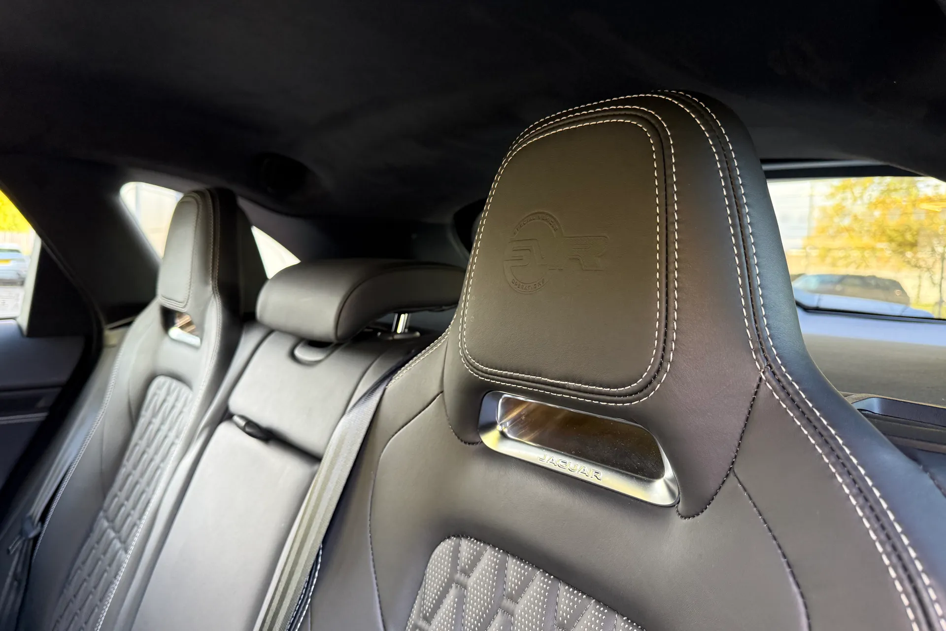 Jaguar F-PACE thumbnail image number 45