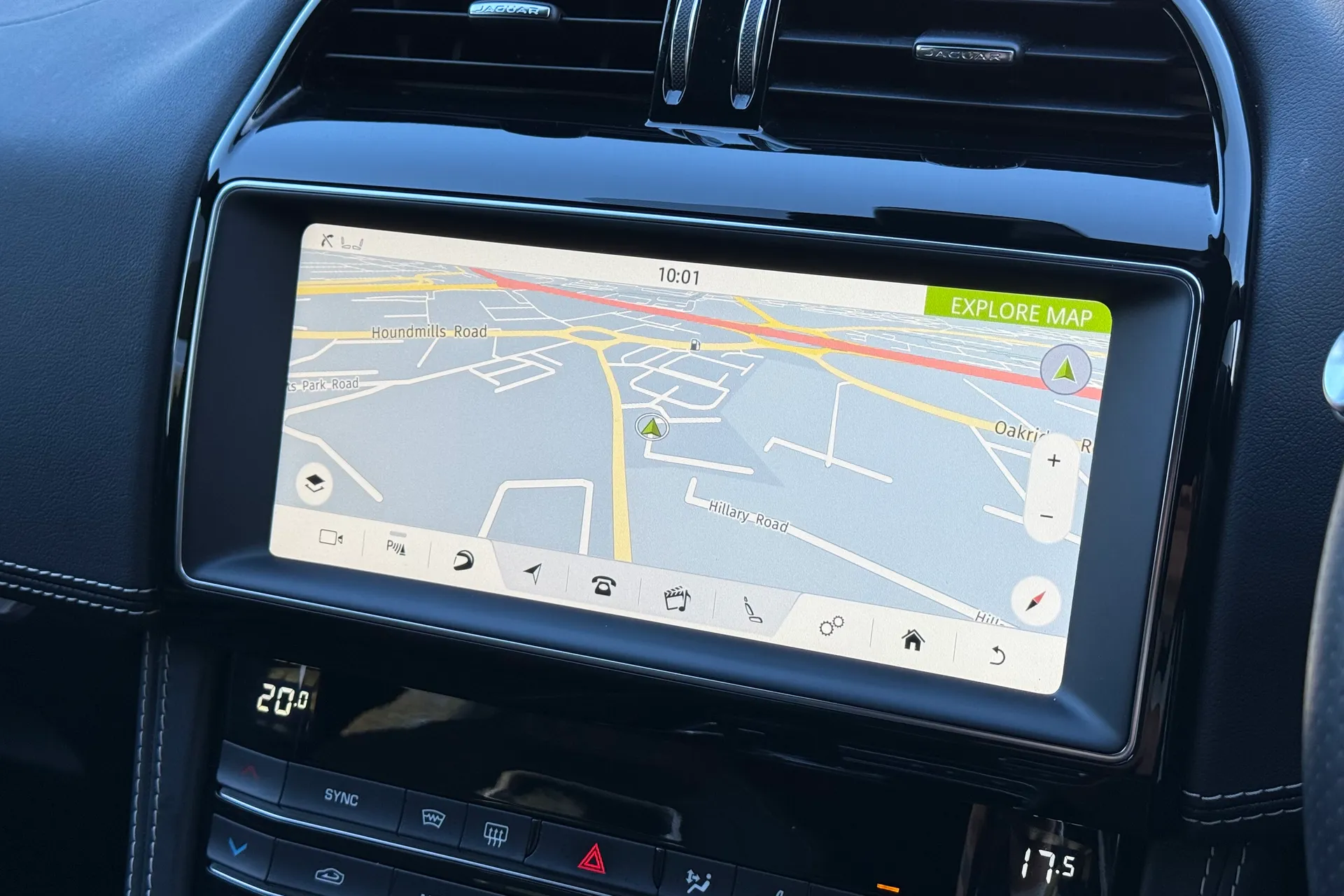 Jaguar F-PACE thumbnail image number 28