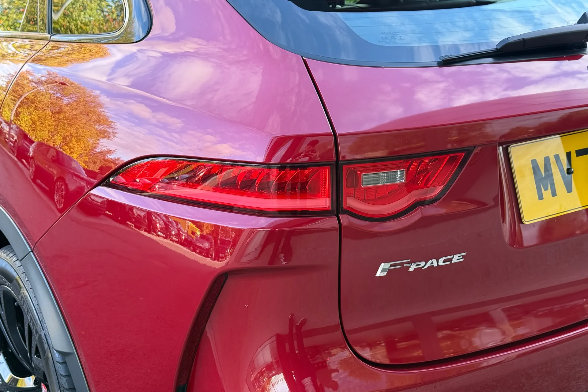 Jaguar F-PACE thumbnail image number 52