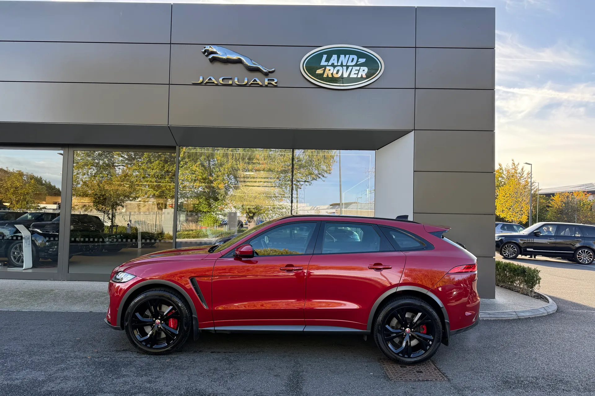 Jaguar F-PACE thumbnail image number 25