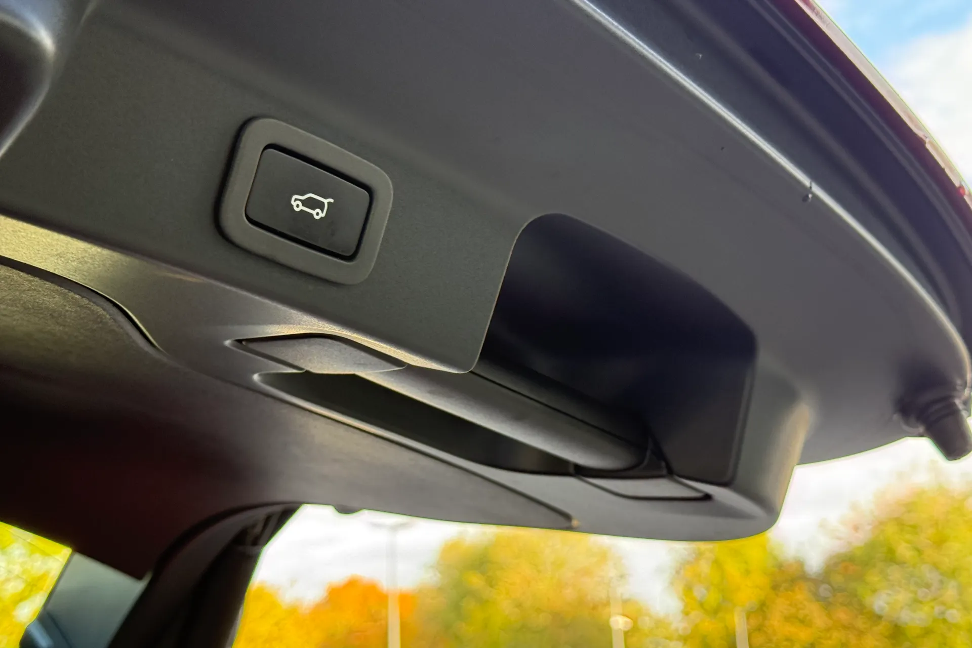 Jaguar F-PACE thumbnail image number 37