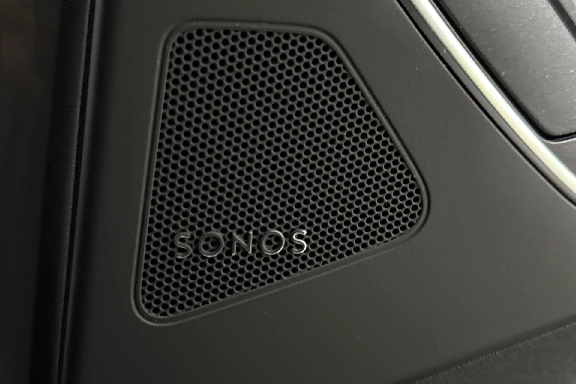 Audi Q4 thumbnail image number 35