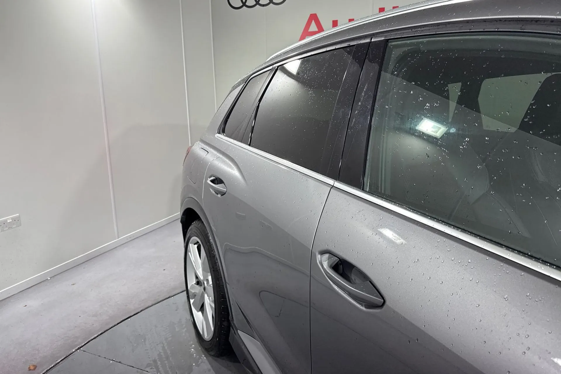 Audi Q4 thumbnail image number 14