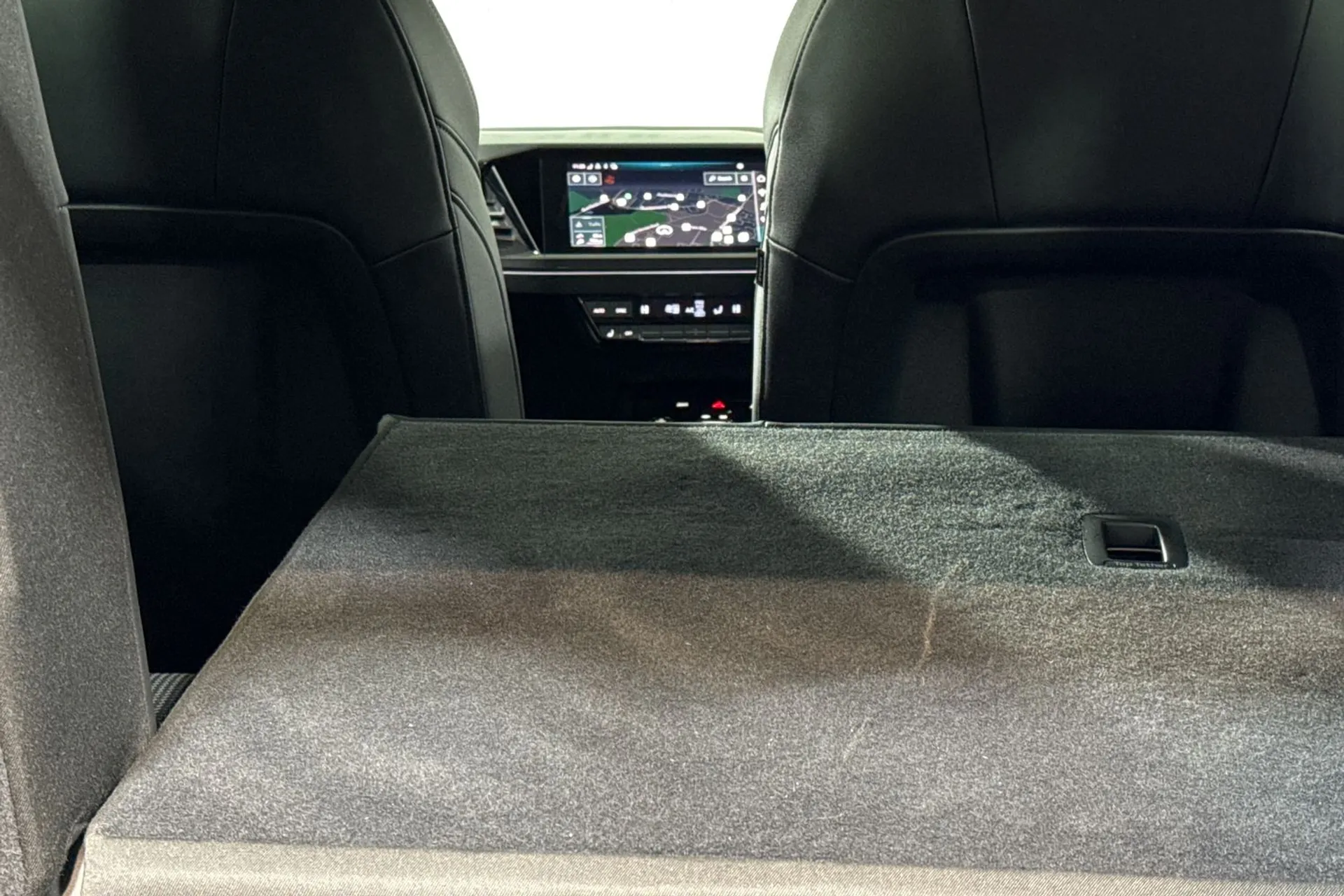 Audi Q4 thumbnail image number 21