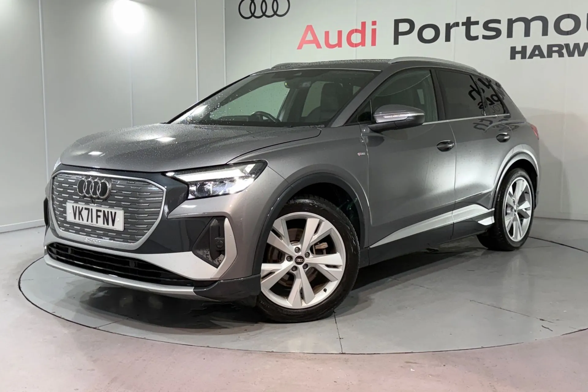 Audi Q4 thumbnail image number 11