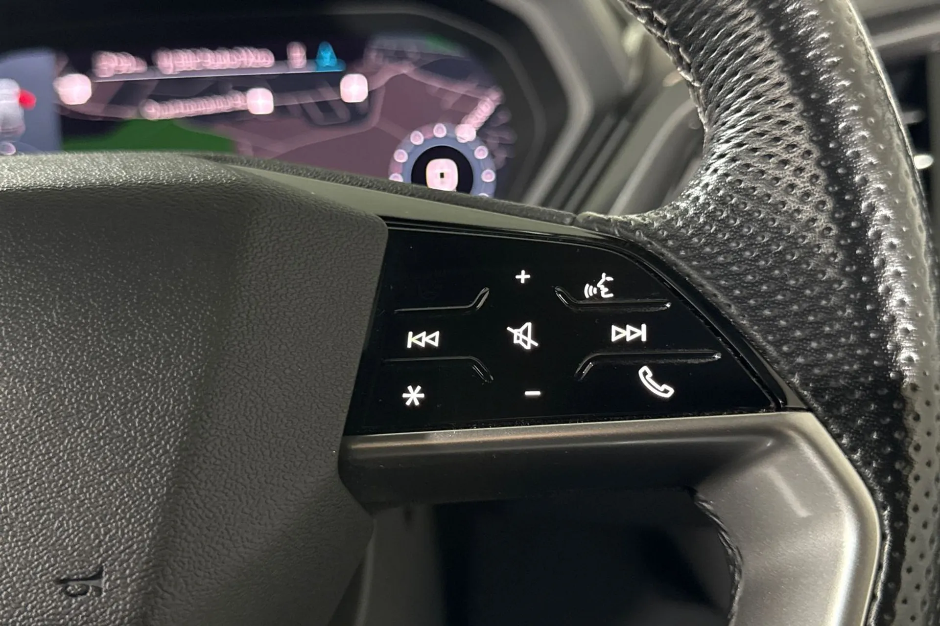 Audi Q4 thumbnail image number 39