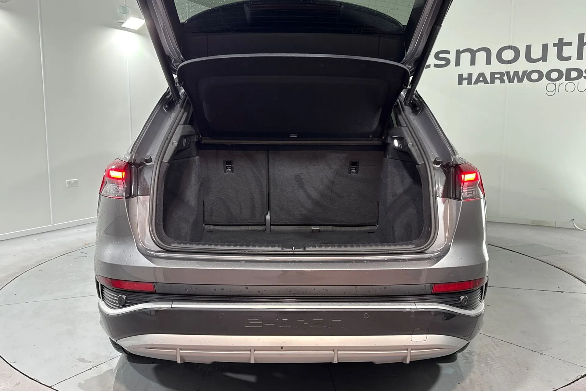 Audi Q4 thumbnail image number 19