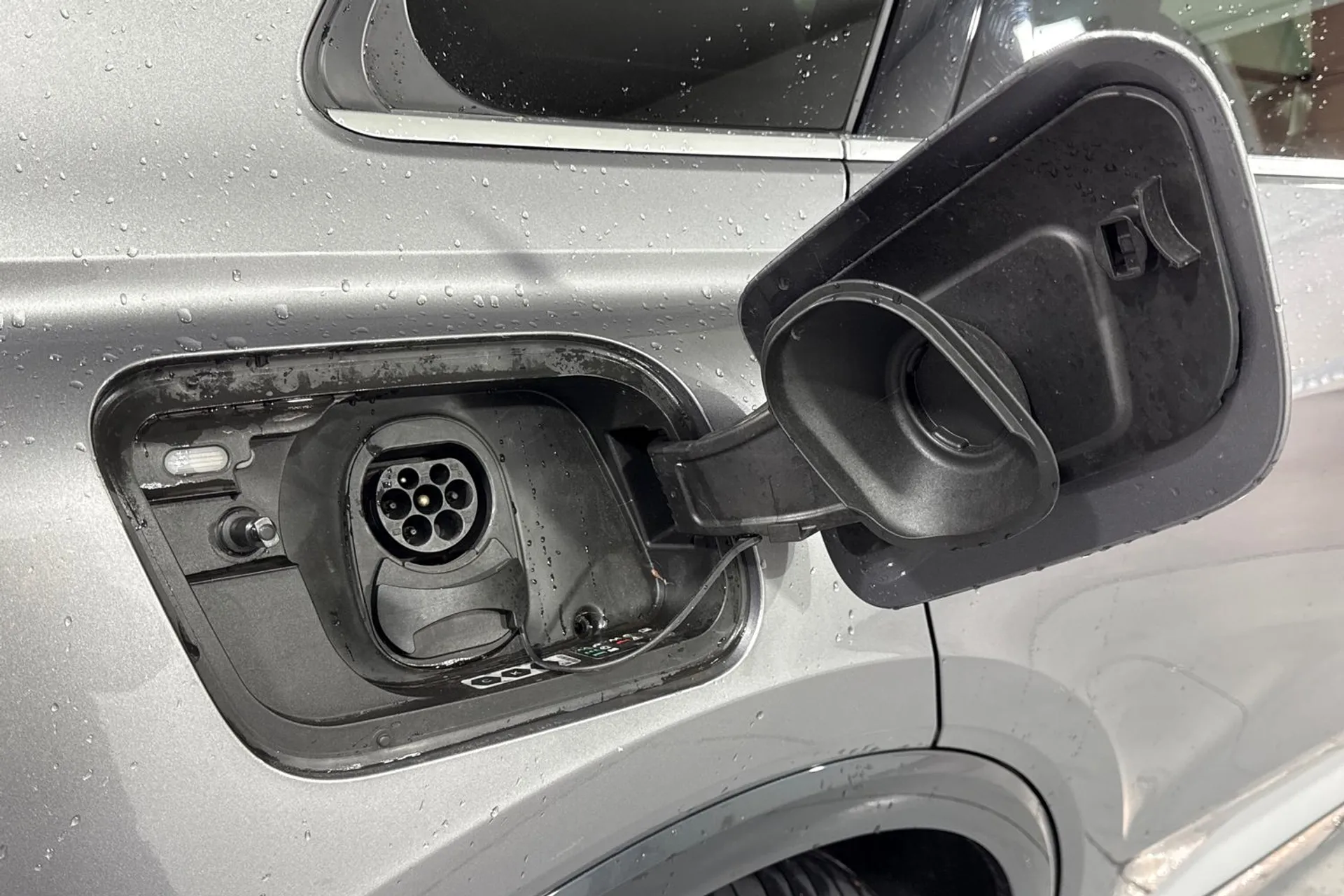 Audi Q4 thumbnail image number 18