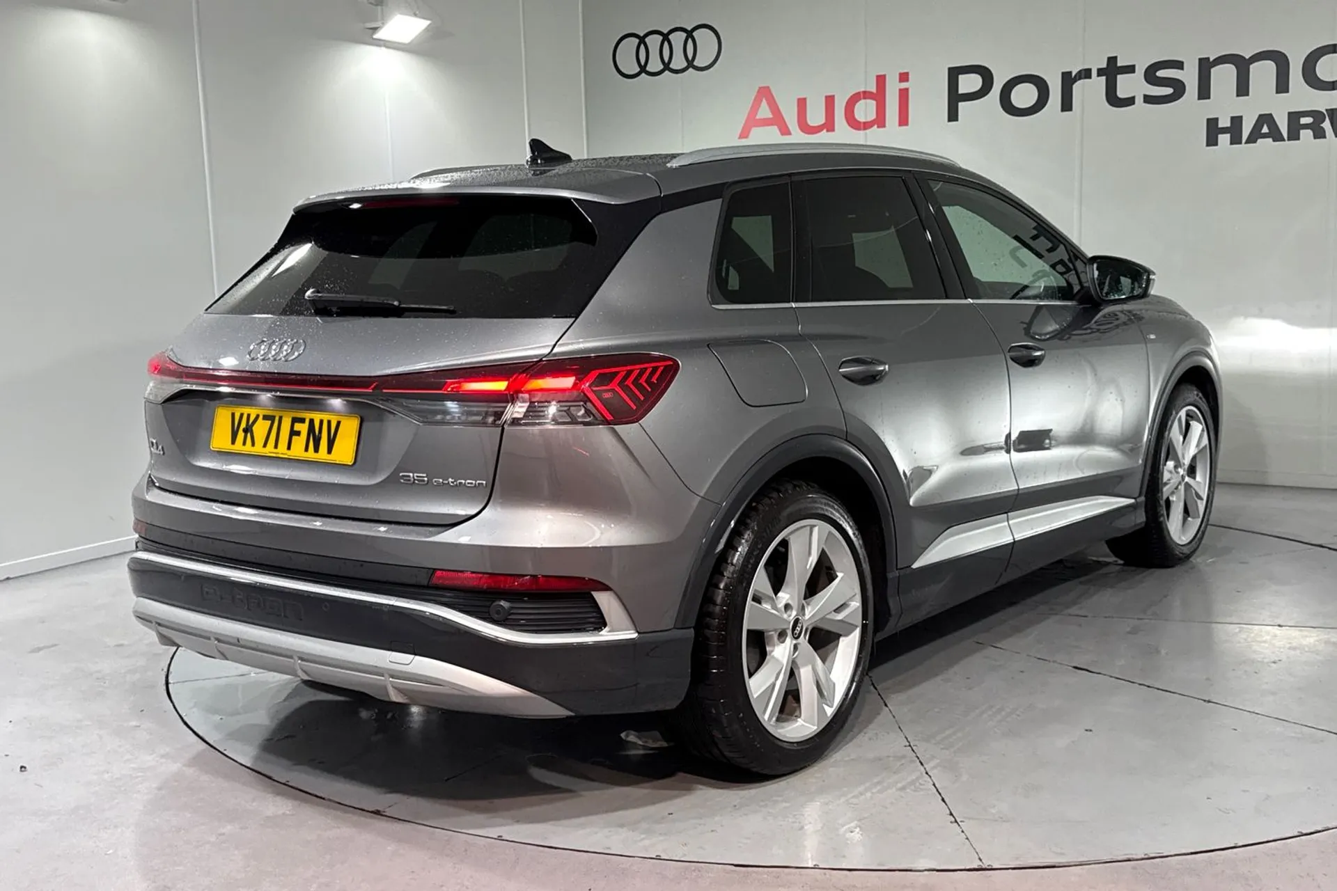 Audi Q4 thumbnail image number 7