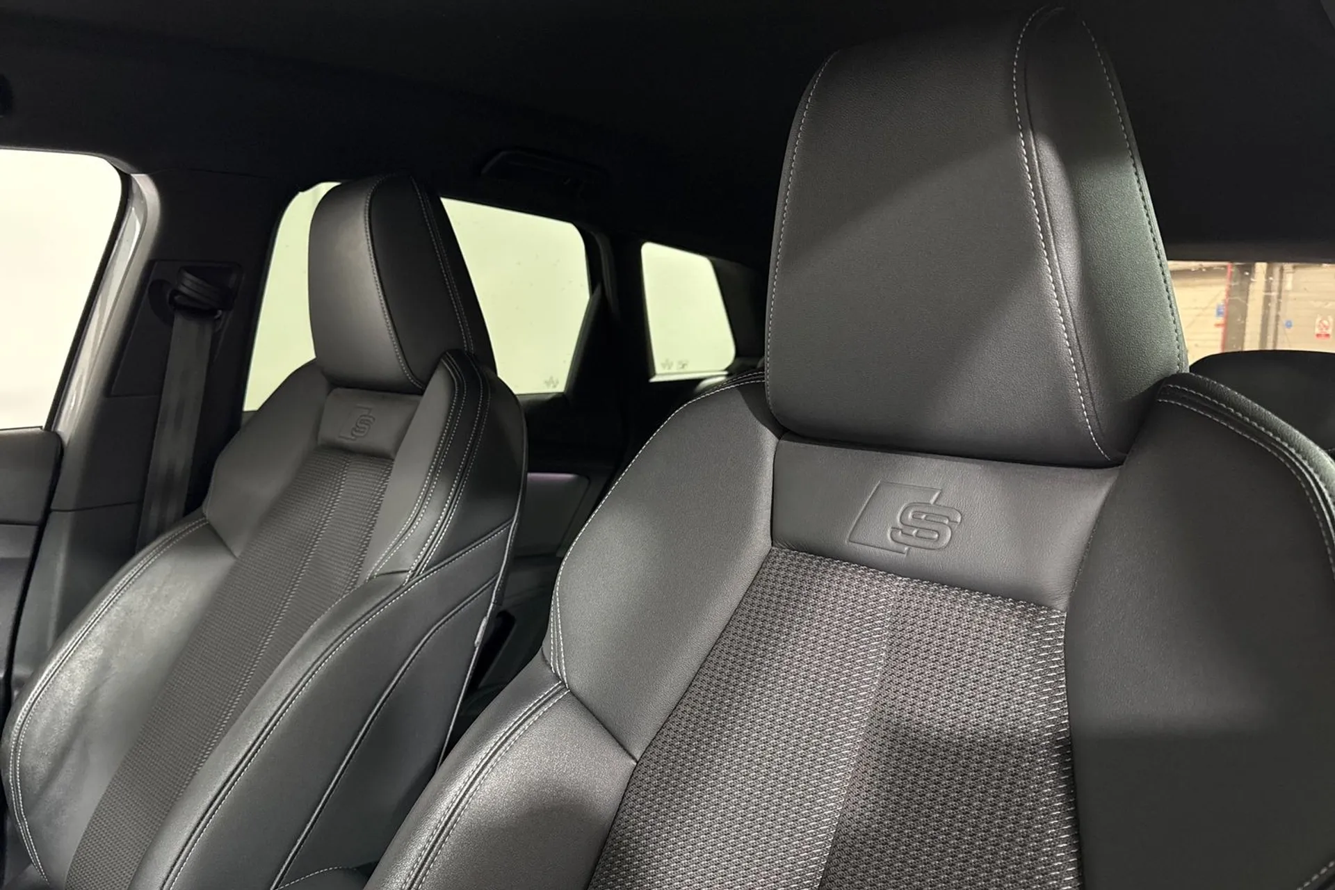 Audi Q4 thumbnail image number 29