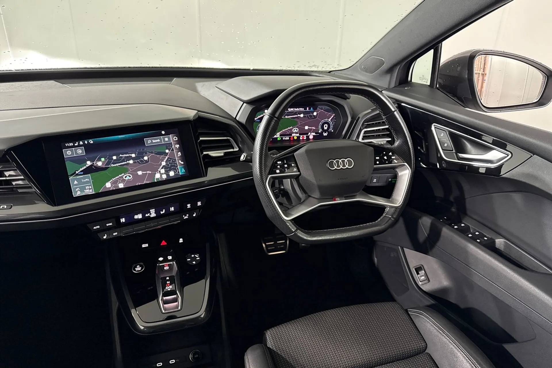 Audi Q4 thumbnail image number 33