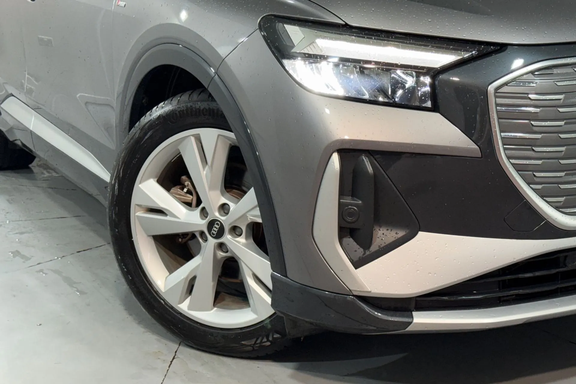 Audi Q4 thumbnail image number 6