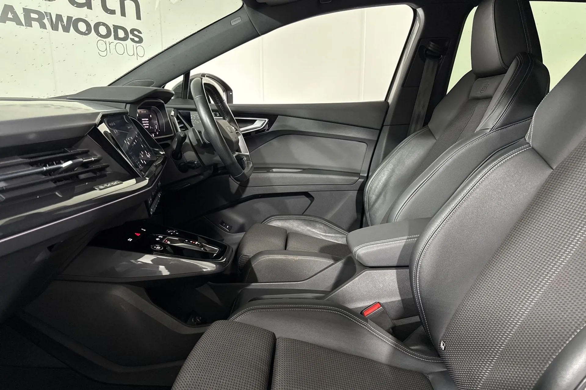 Audi Q4 thumbnail image number 28