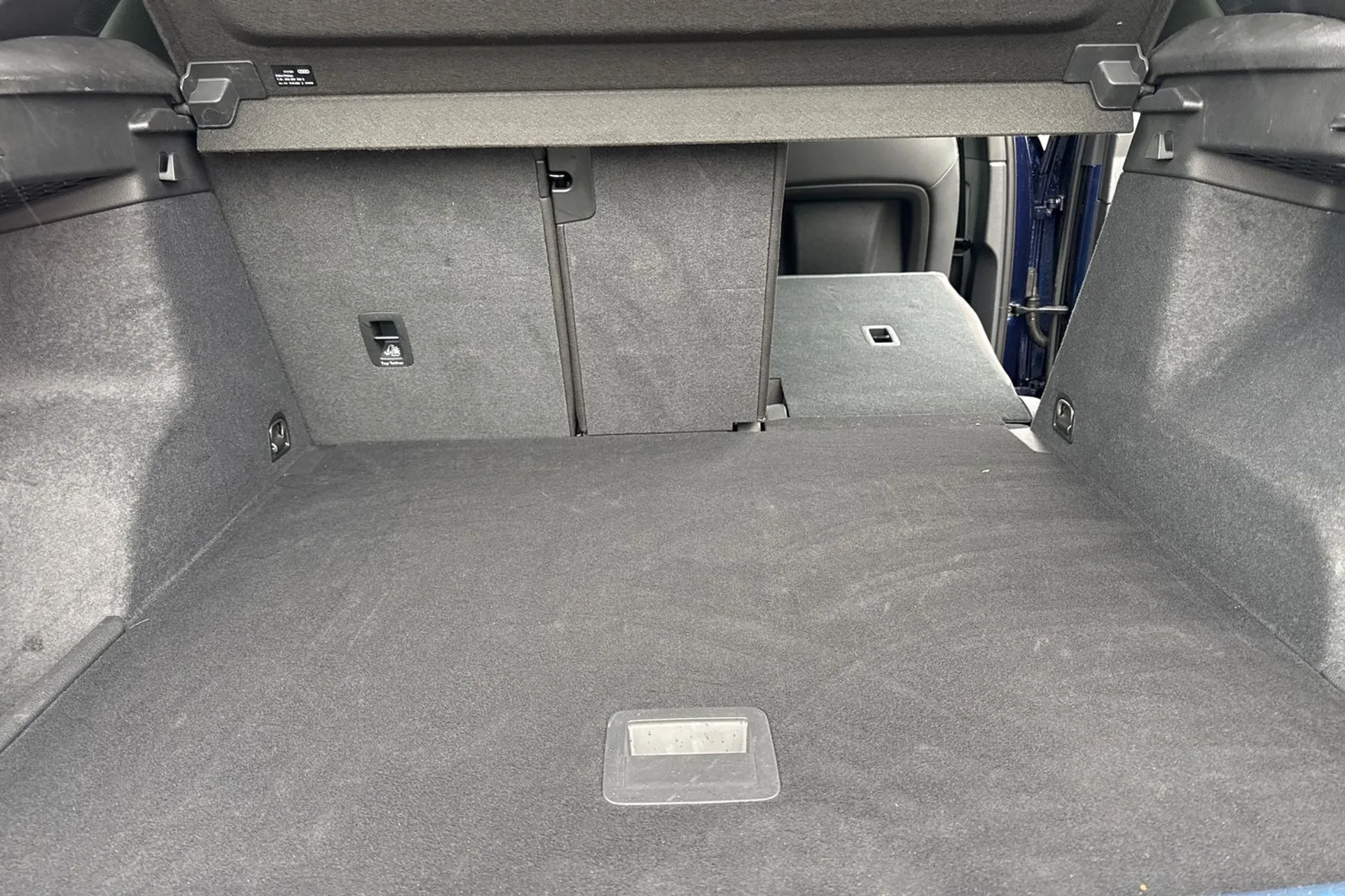 Audi Q3 thumbnail image number 21