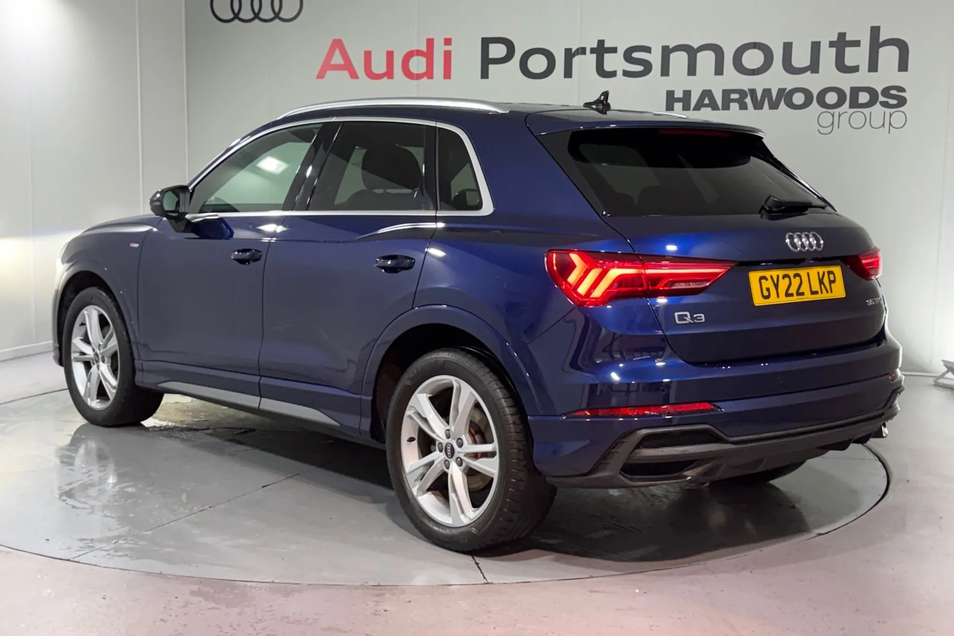 Audi Q3 thumbnail image number 13