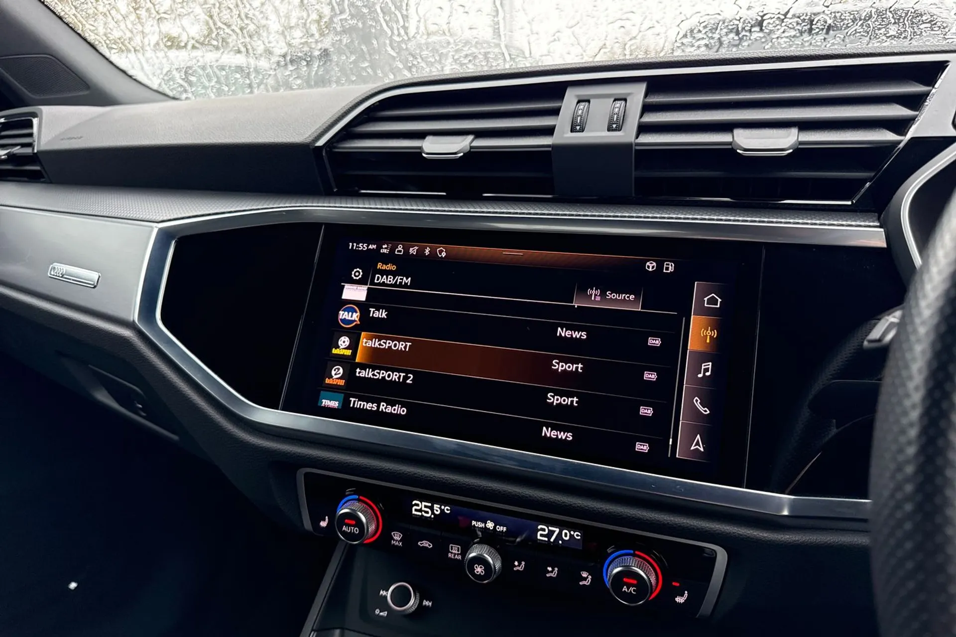 Audi Q3 thumbnail image number 28