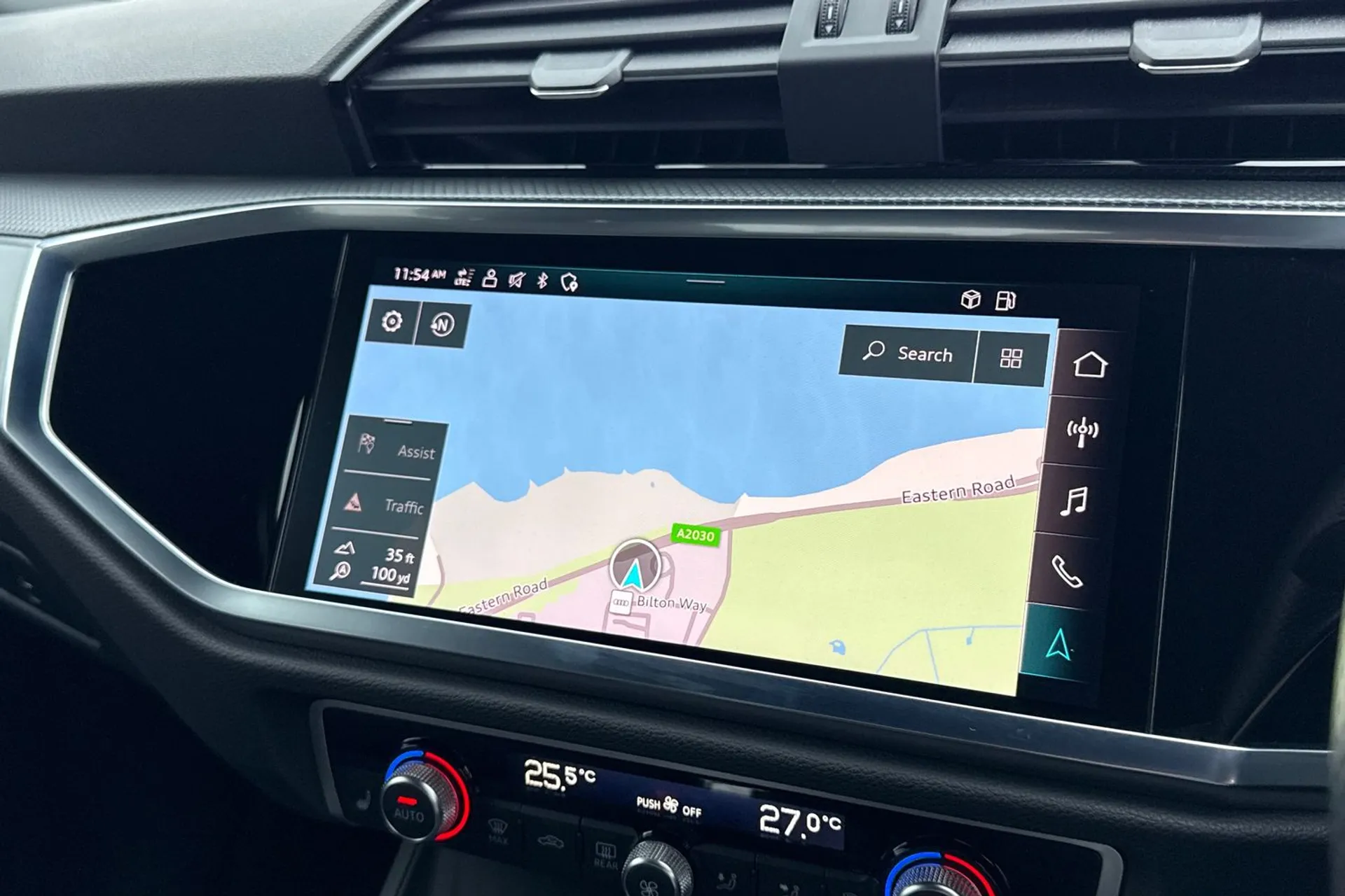 Audi Q3 thumbnail image number 26