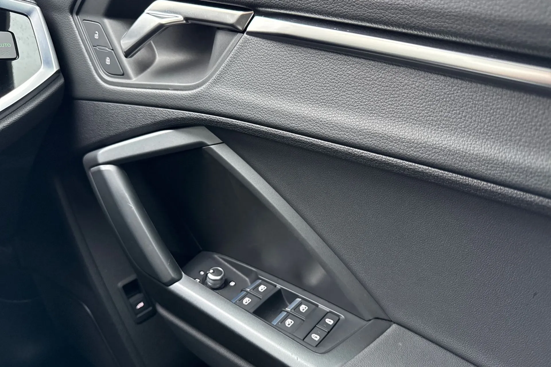 Audi Q3 thumbnail image number 46