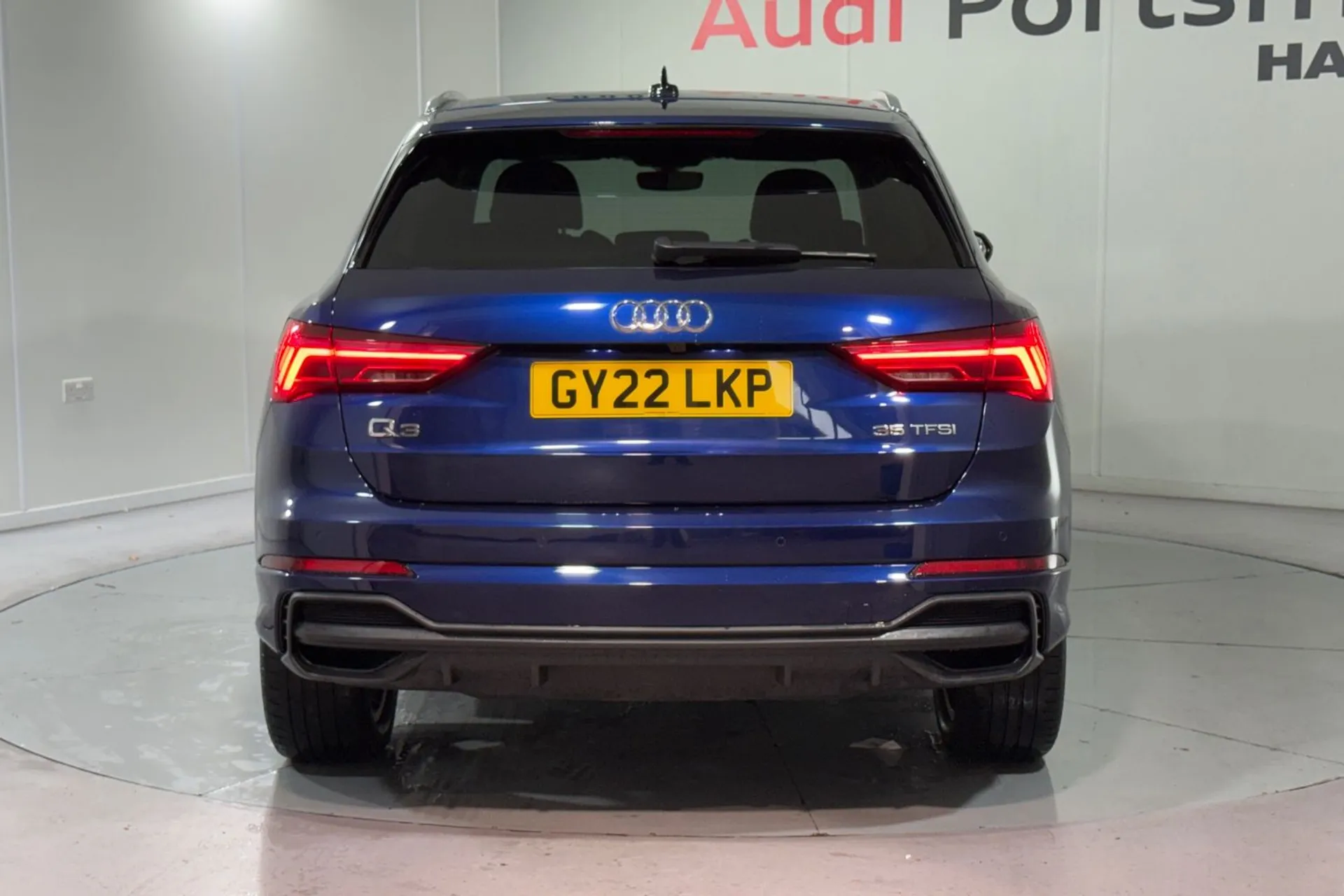 Audi Q3 thumbnail image number 8