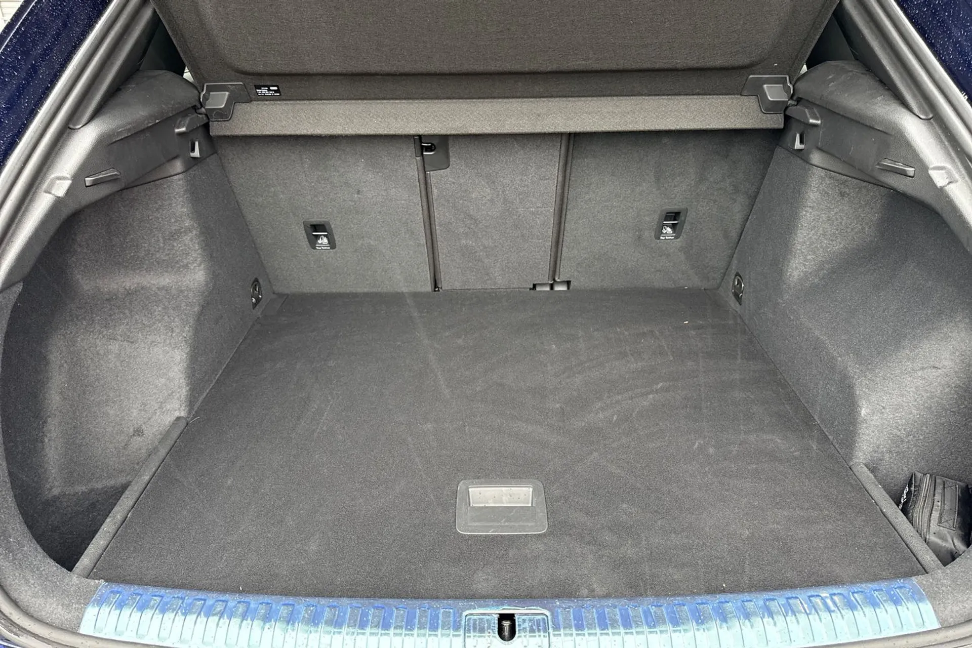 Audi Q3 thumbnail image number 19