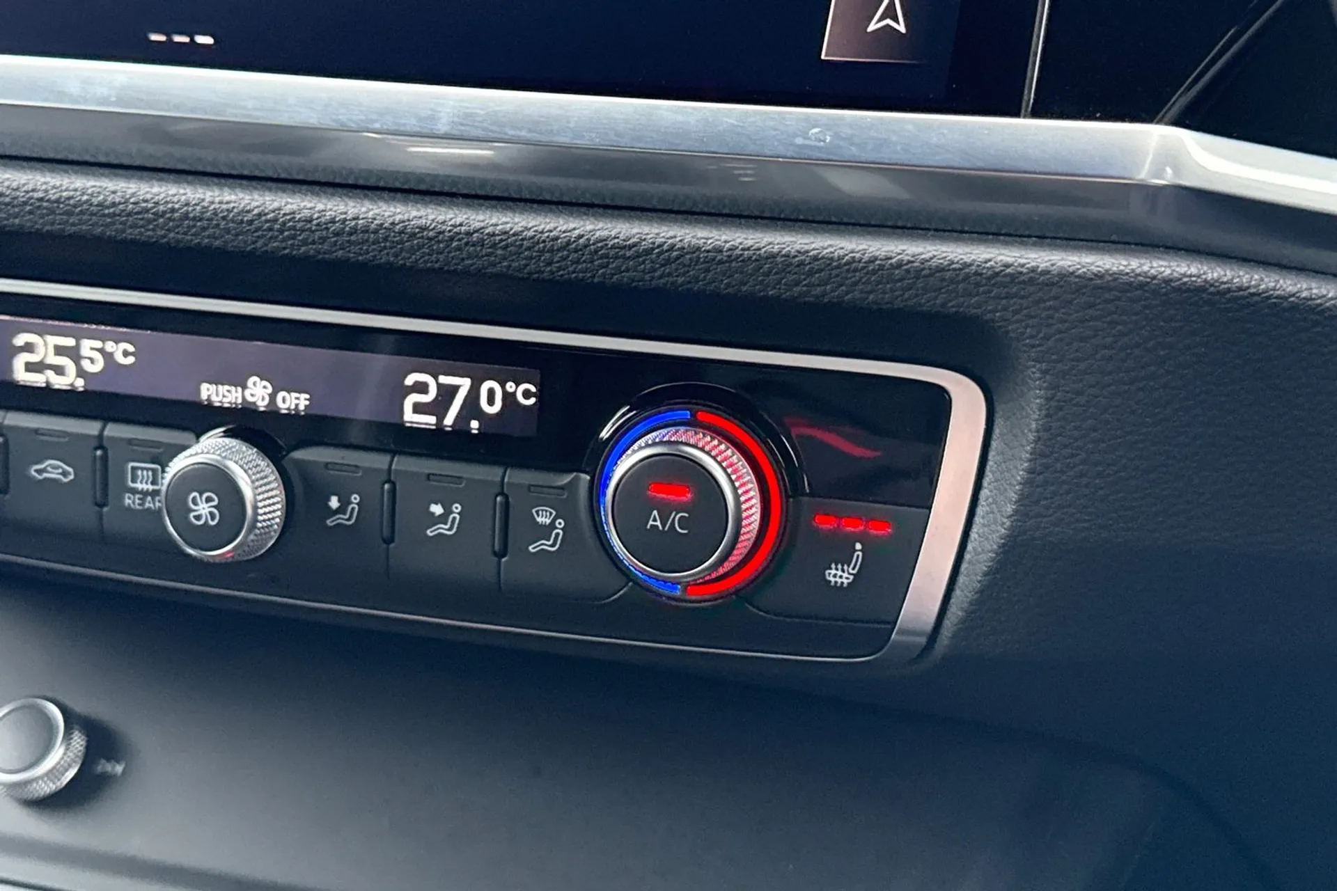 Audi Q3 thumbnail image number 23