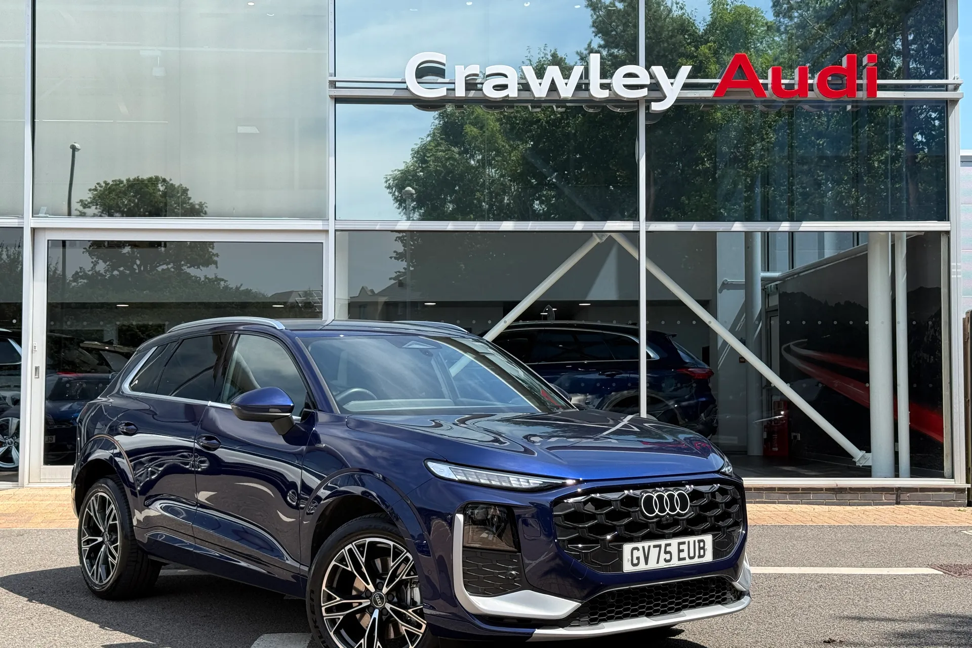 Audi Q3 focused image