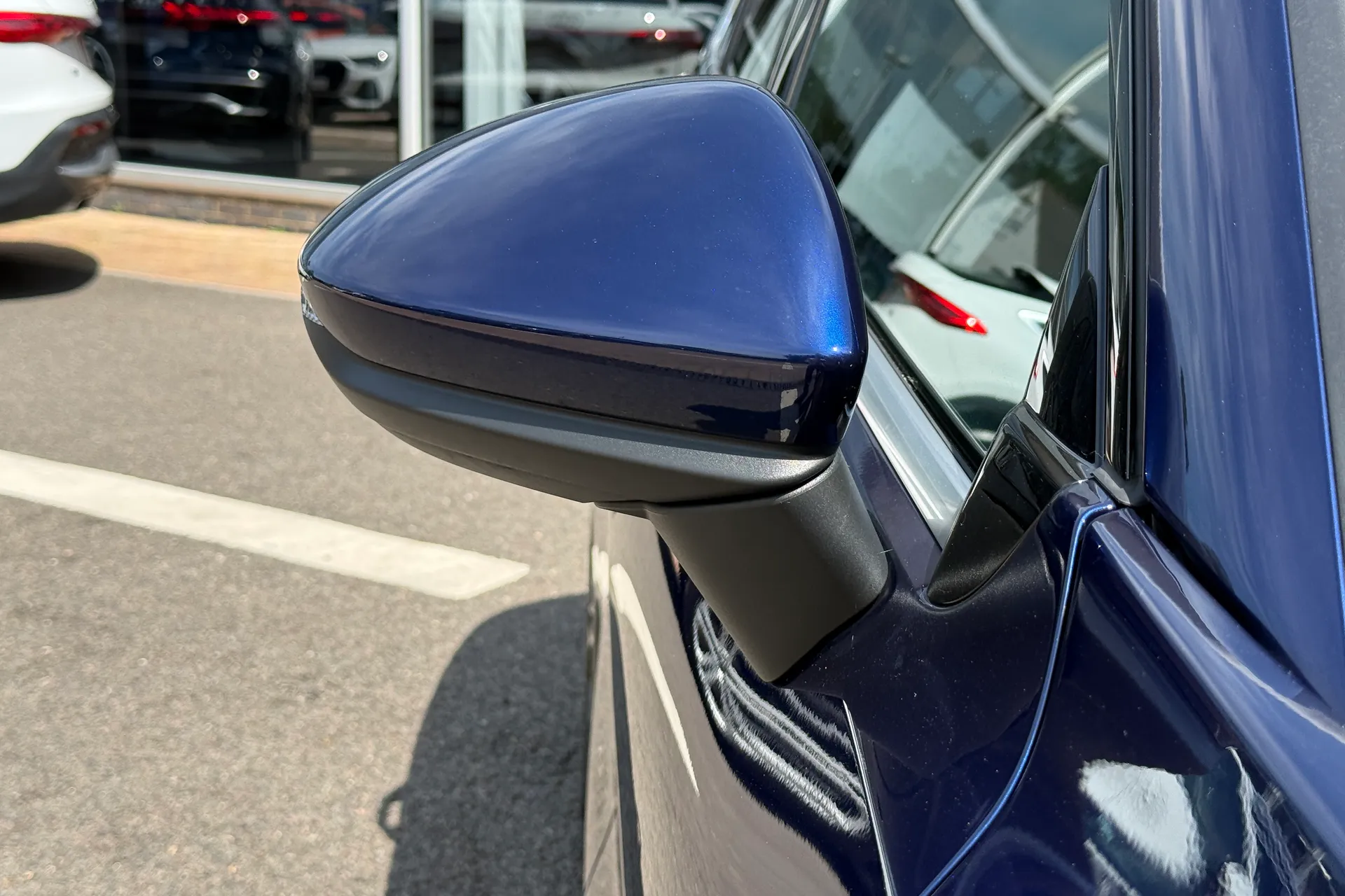 Audi Q3 thumbnail image number 13