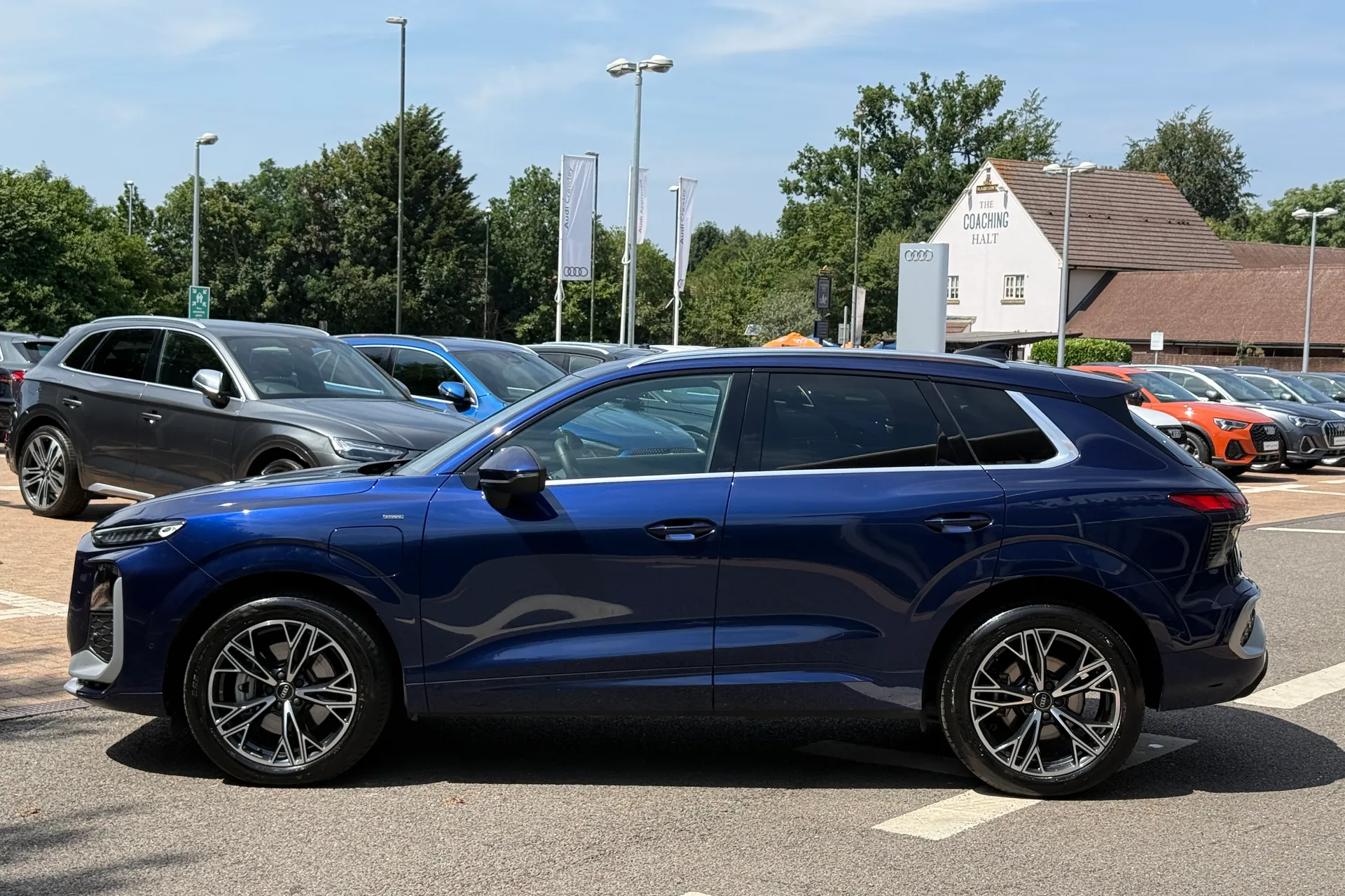 Audi Q3 thumbnail image number 43