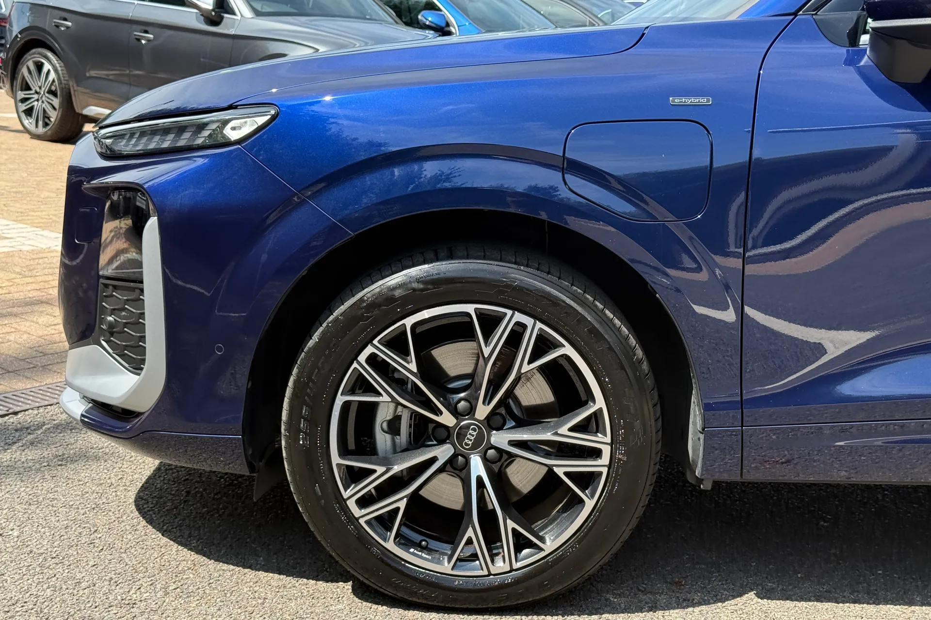 Audi Q3 thumbnail image number 45