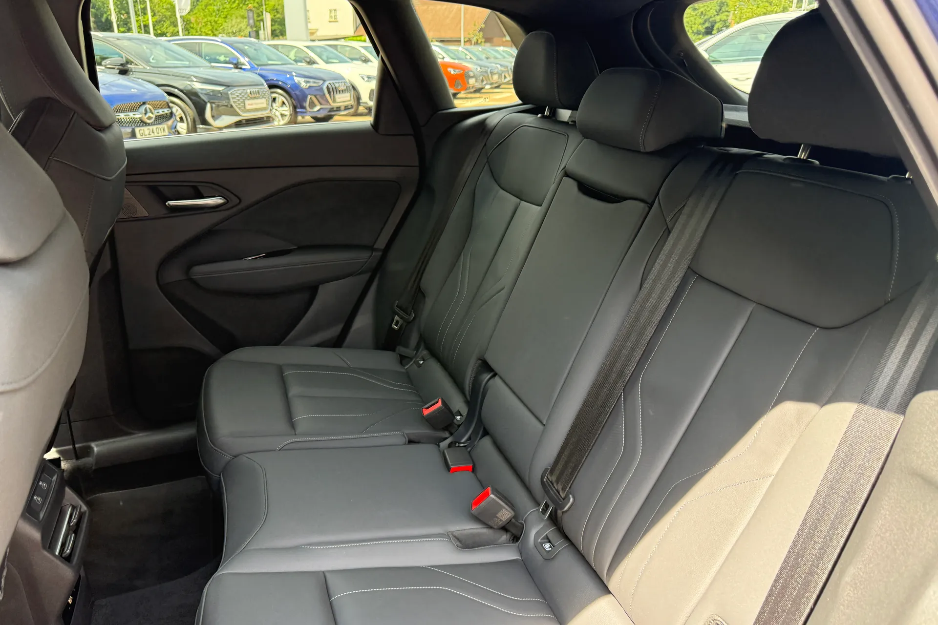 Audi Q3 thumbnail image number 48