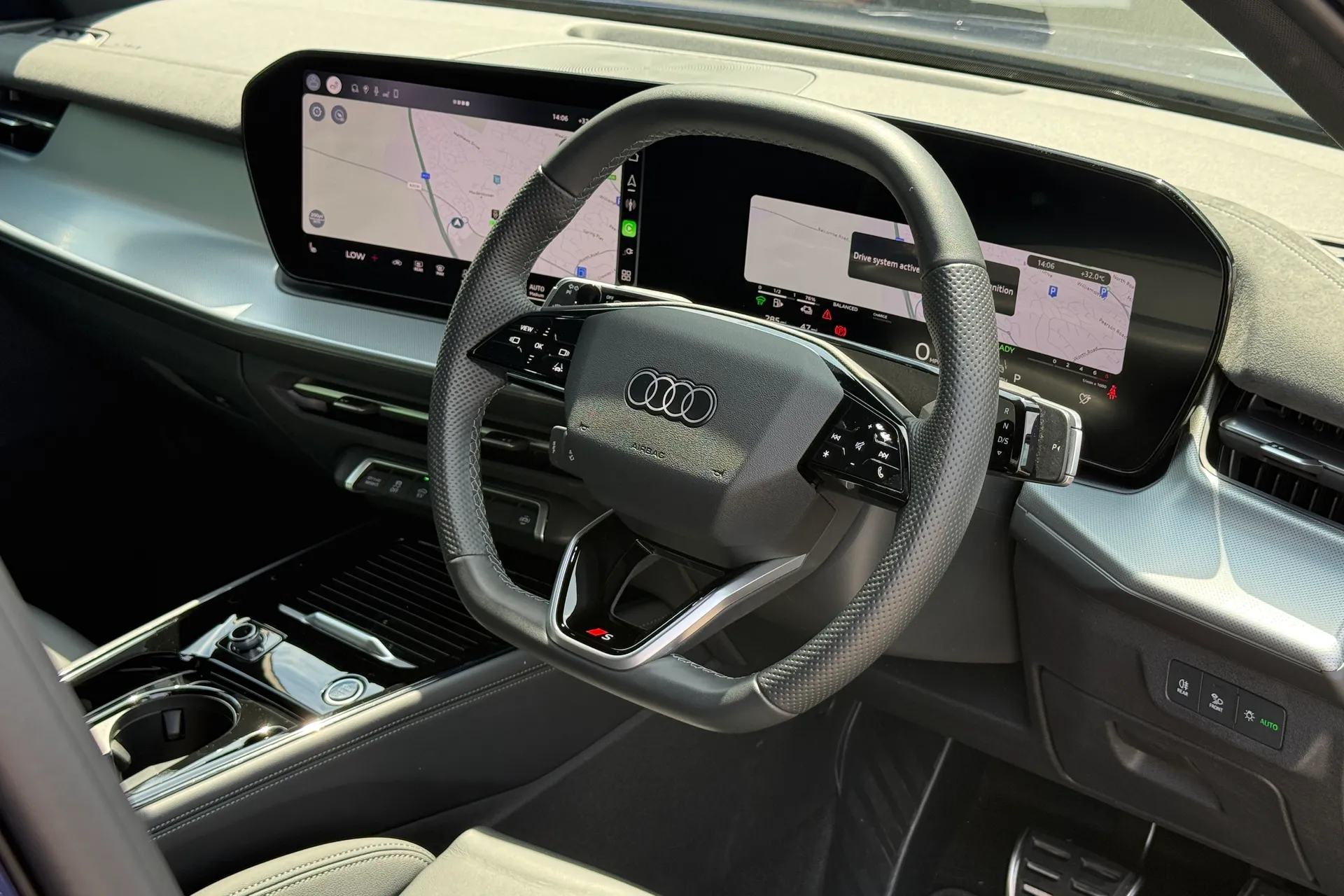 Audi Q3 thumbnail image number 23