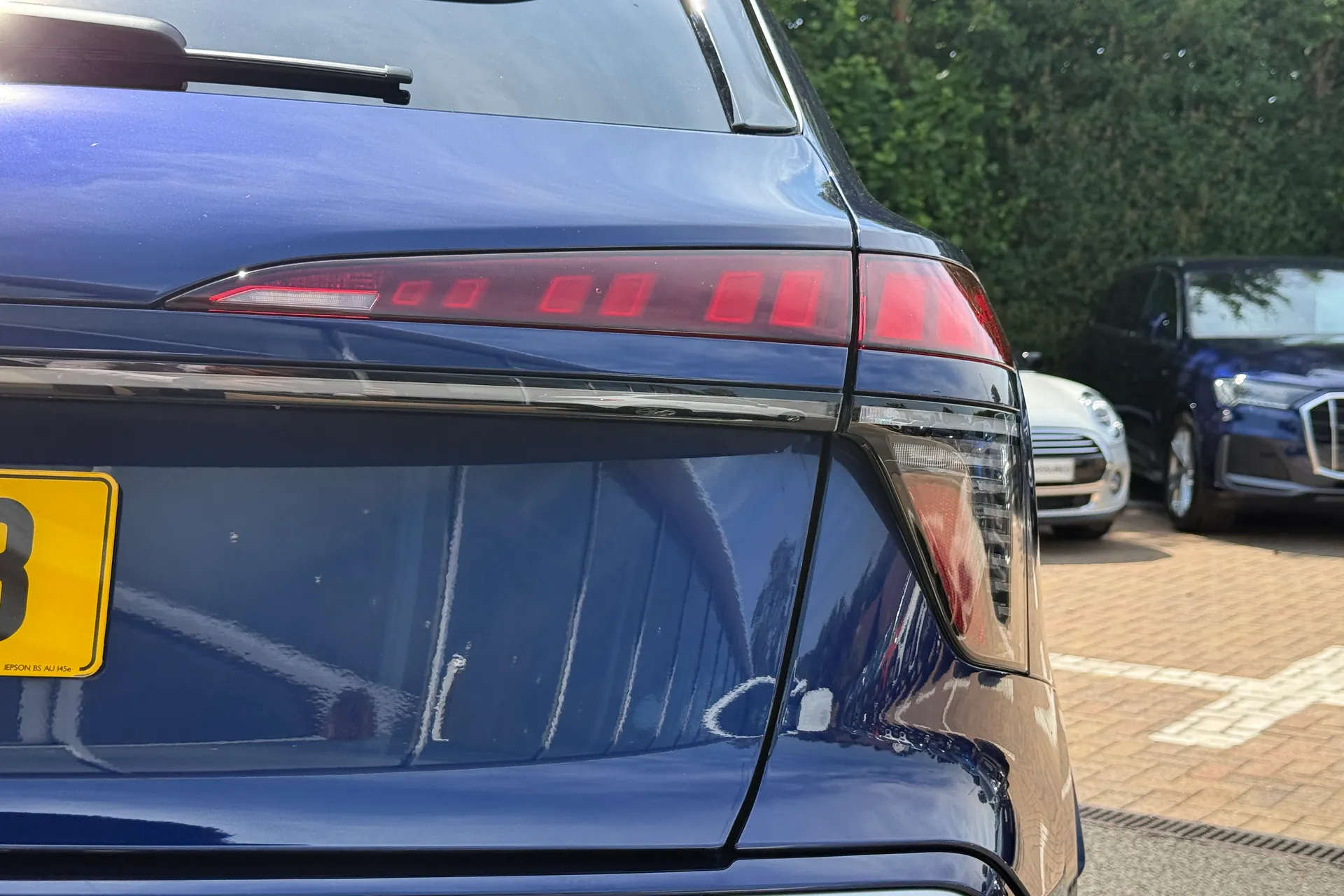 Audi Q3 thumbnail image number 39
