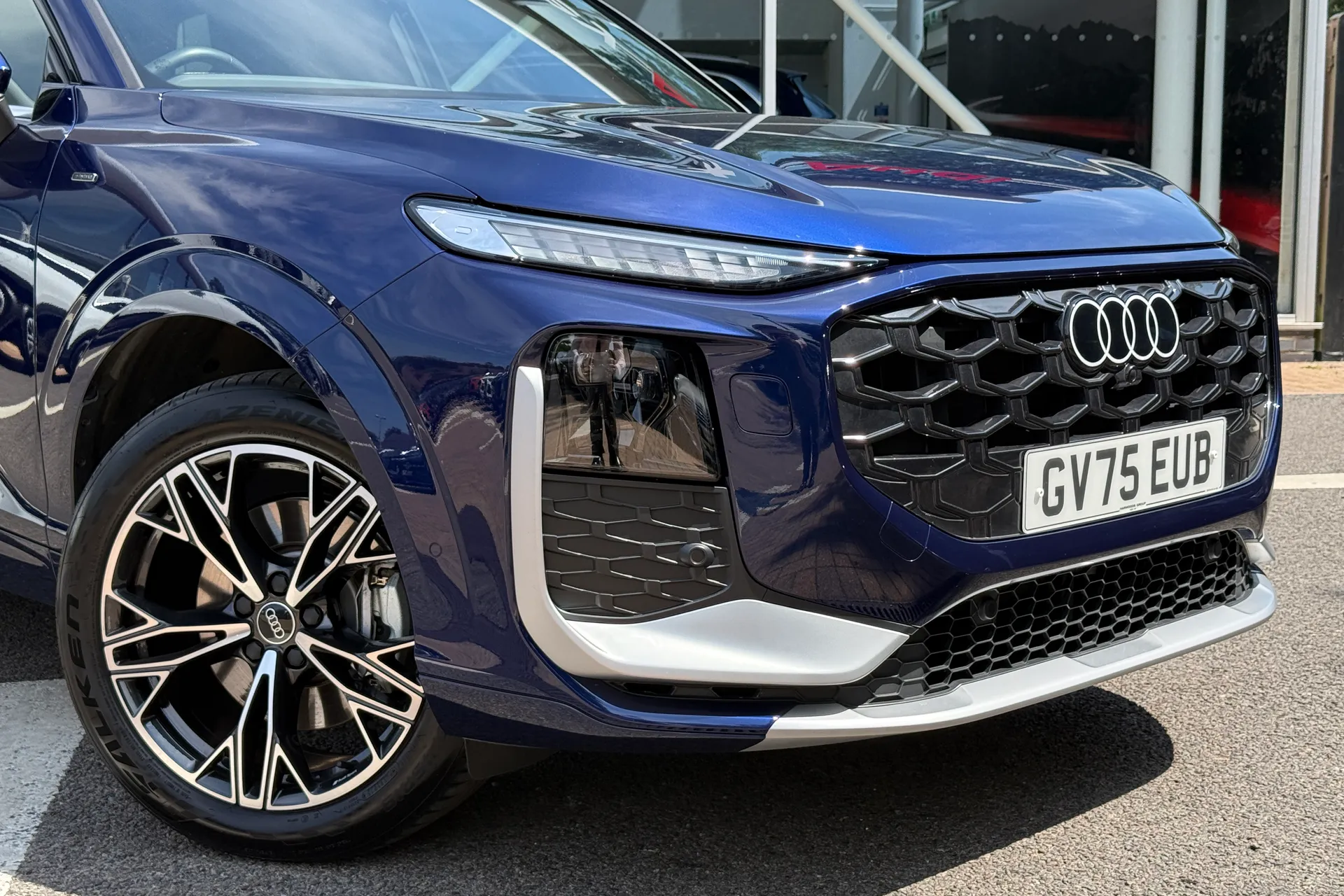 Audi Q3 thumbnail image number 11